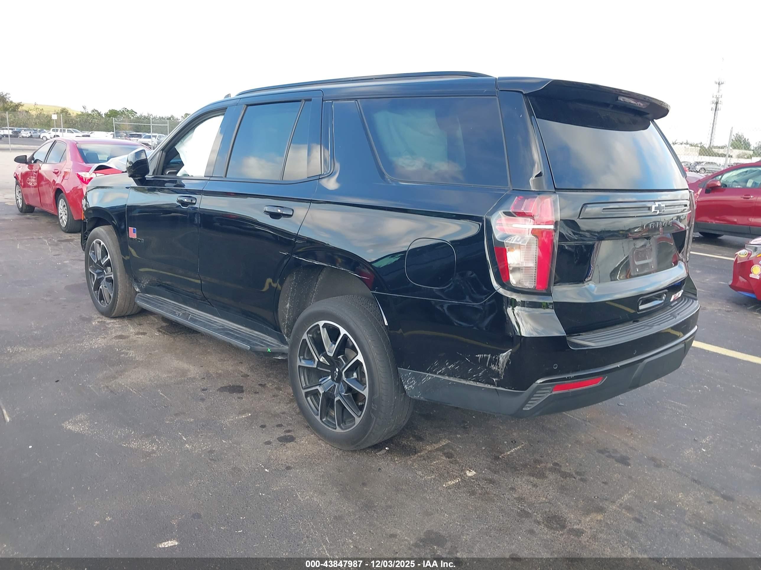 CHEVROLET TAHOE image 3
