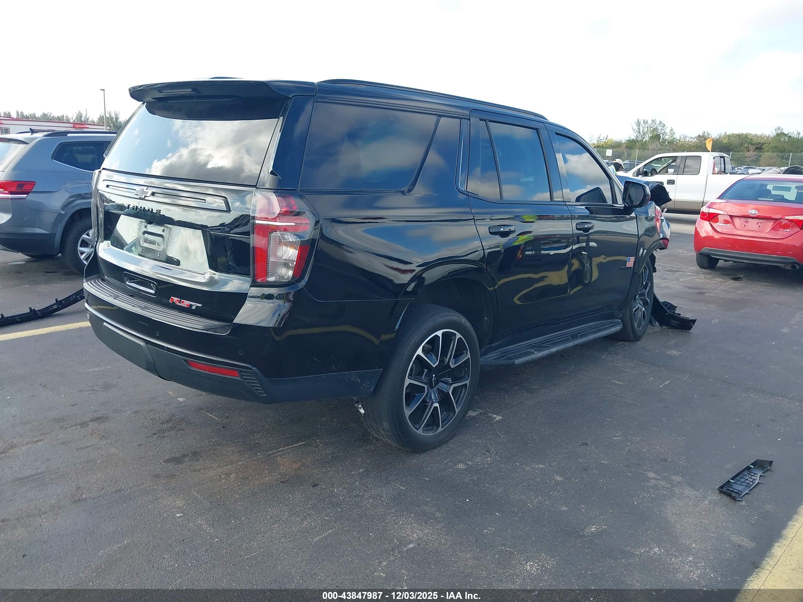 CHEVROLET TAHOE image 4