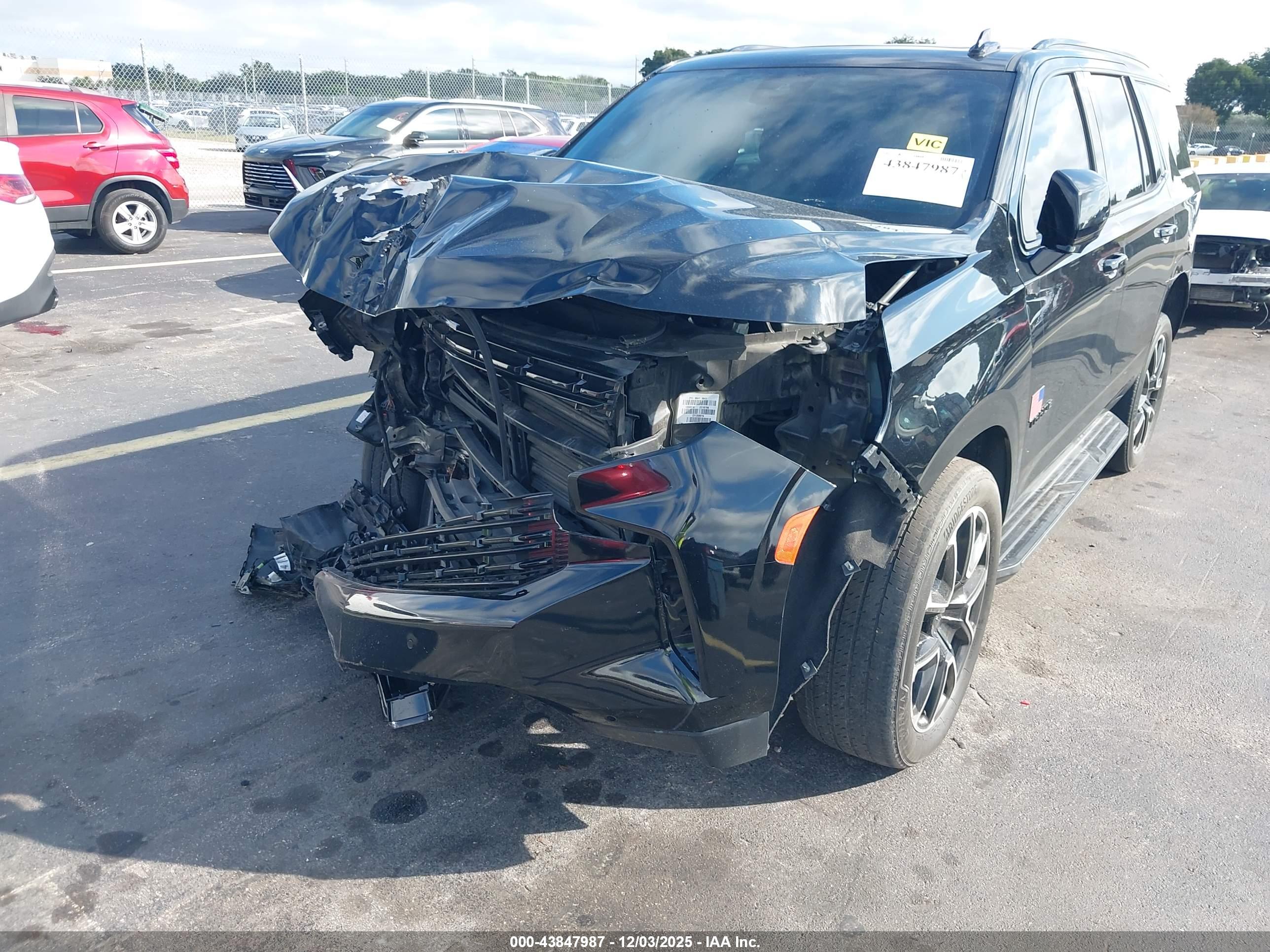 CHEVROLET TAHOE image 6