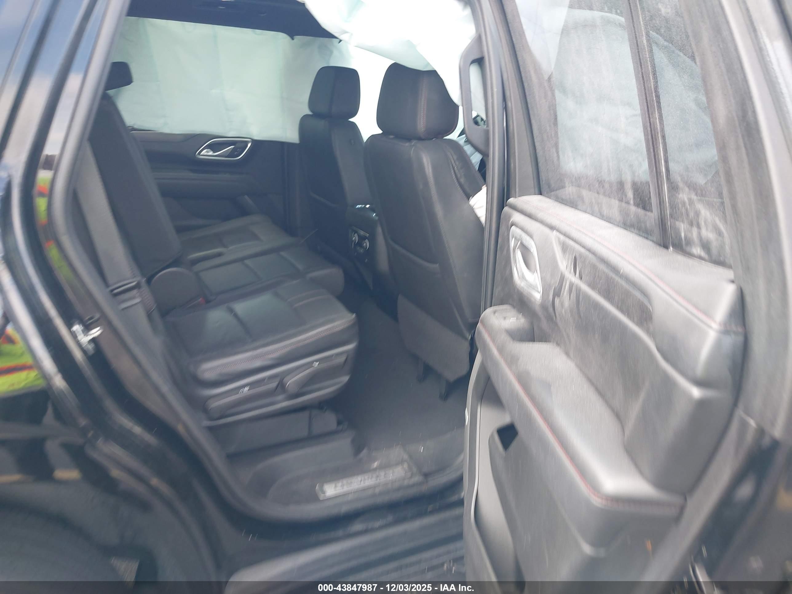CHEVROLET TAHOE image 8