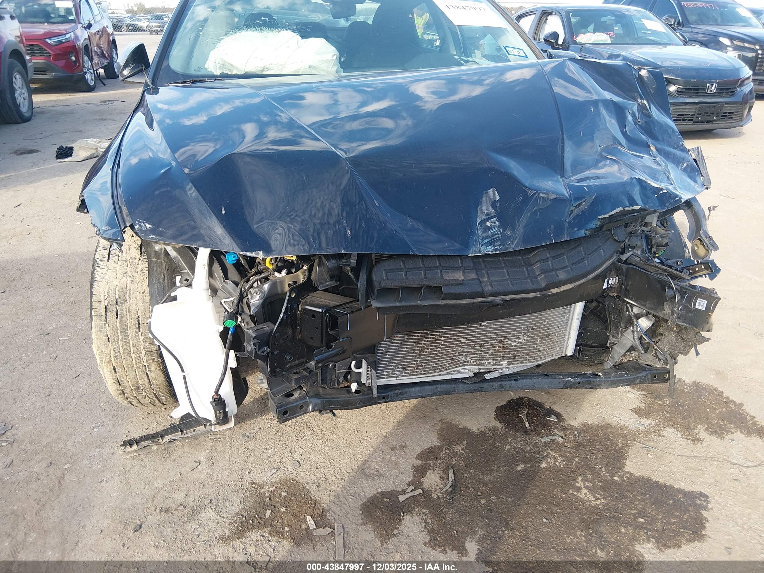 HYUNDAI ELANTRA image 6