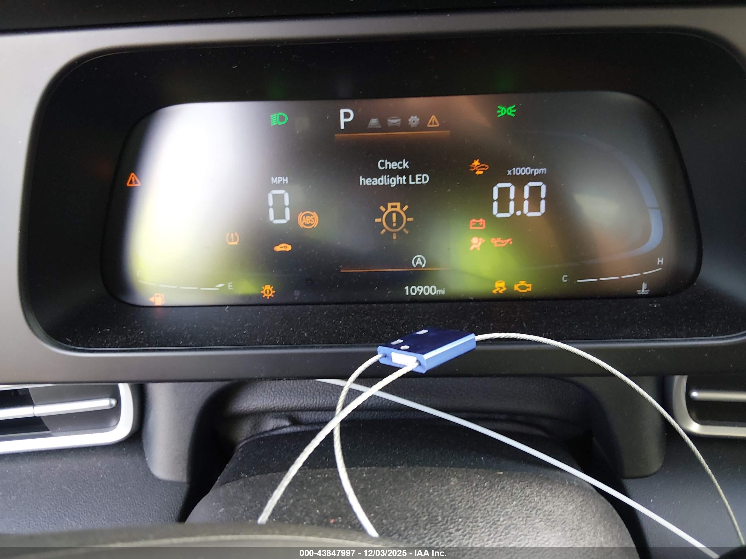 HYUNDAI ELANTRA image 7