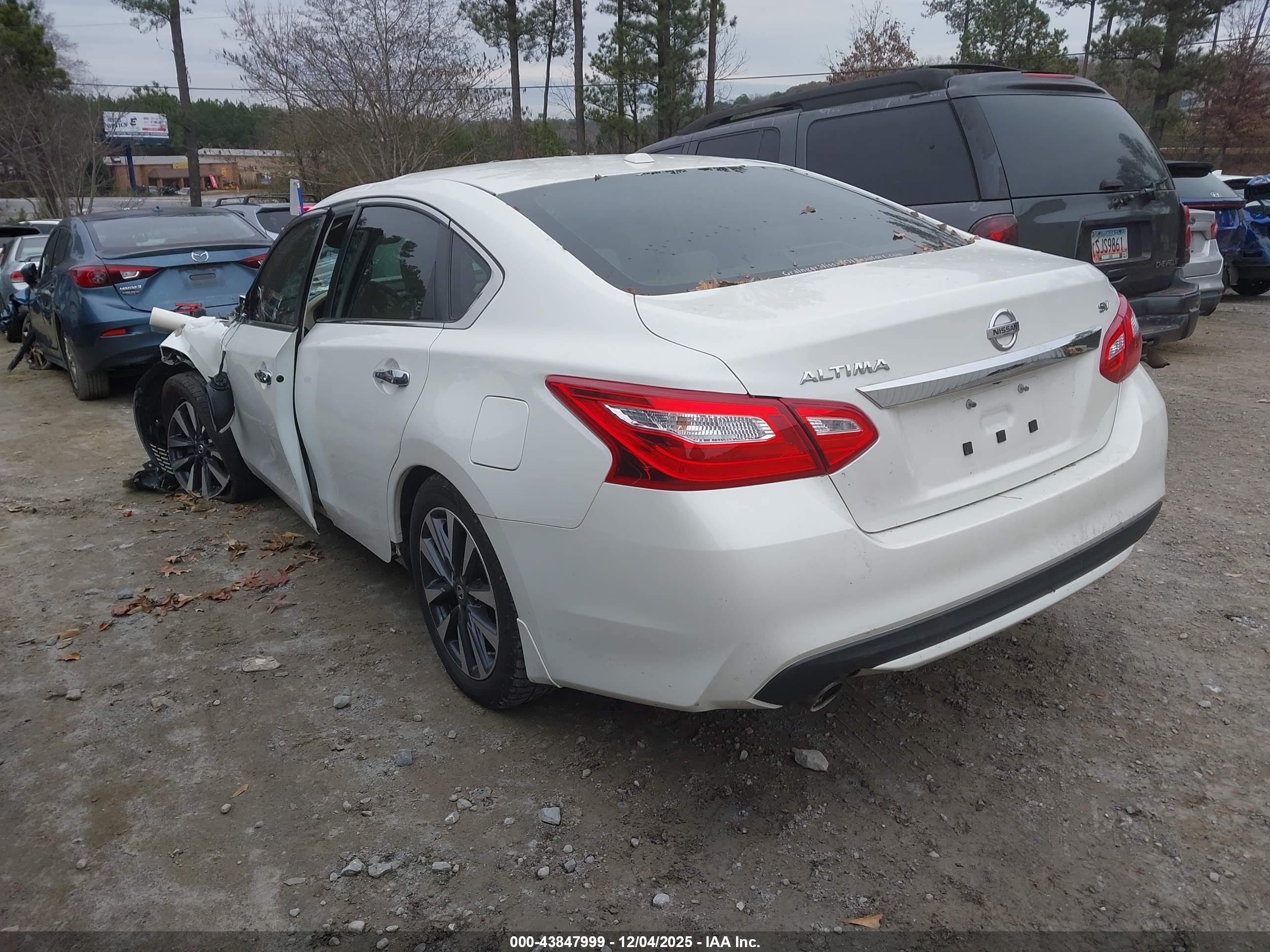 NISSAN ALTIMA image 3