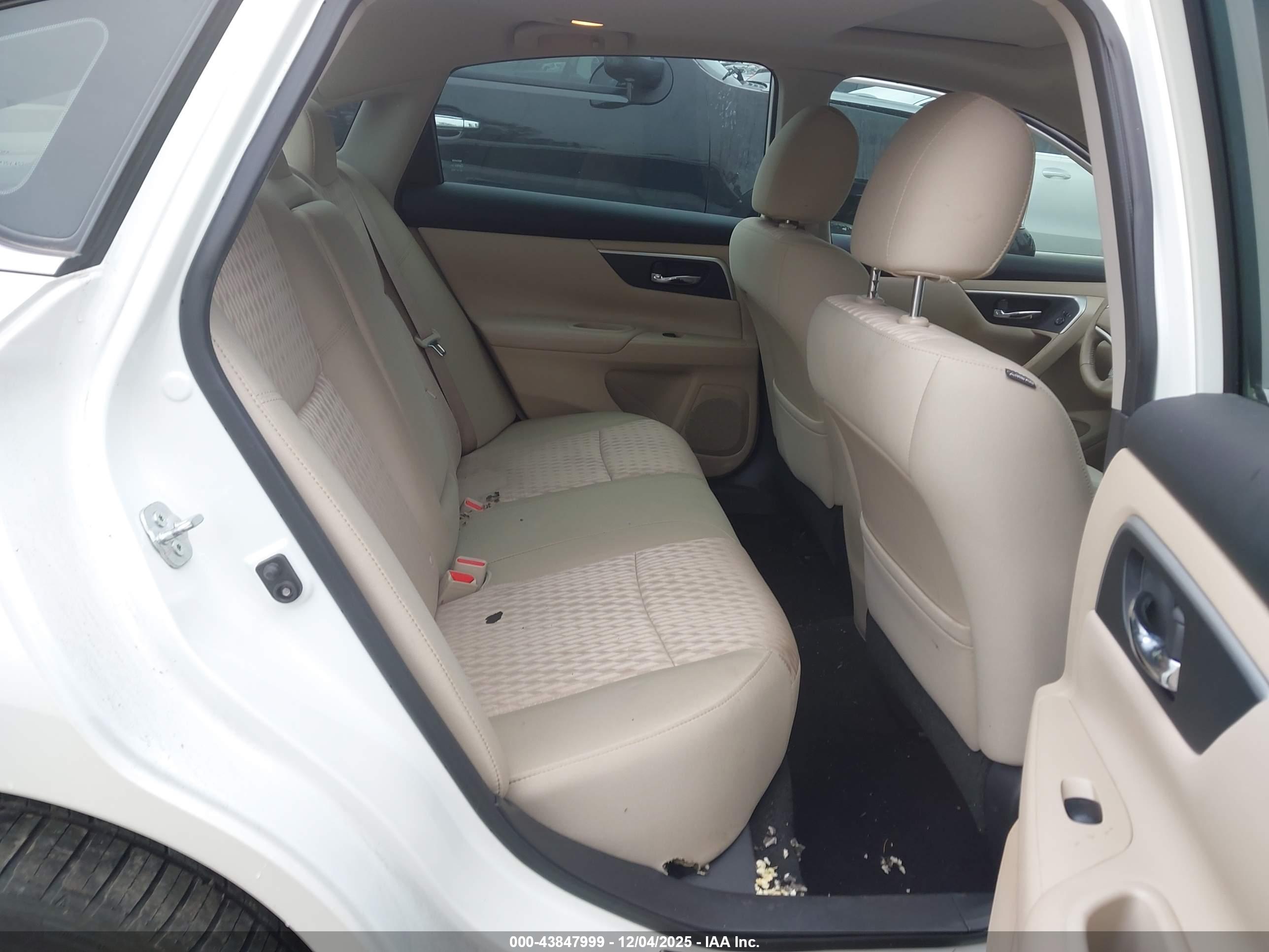 NISSAN ALTIMA image 8