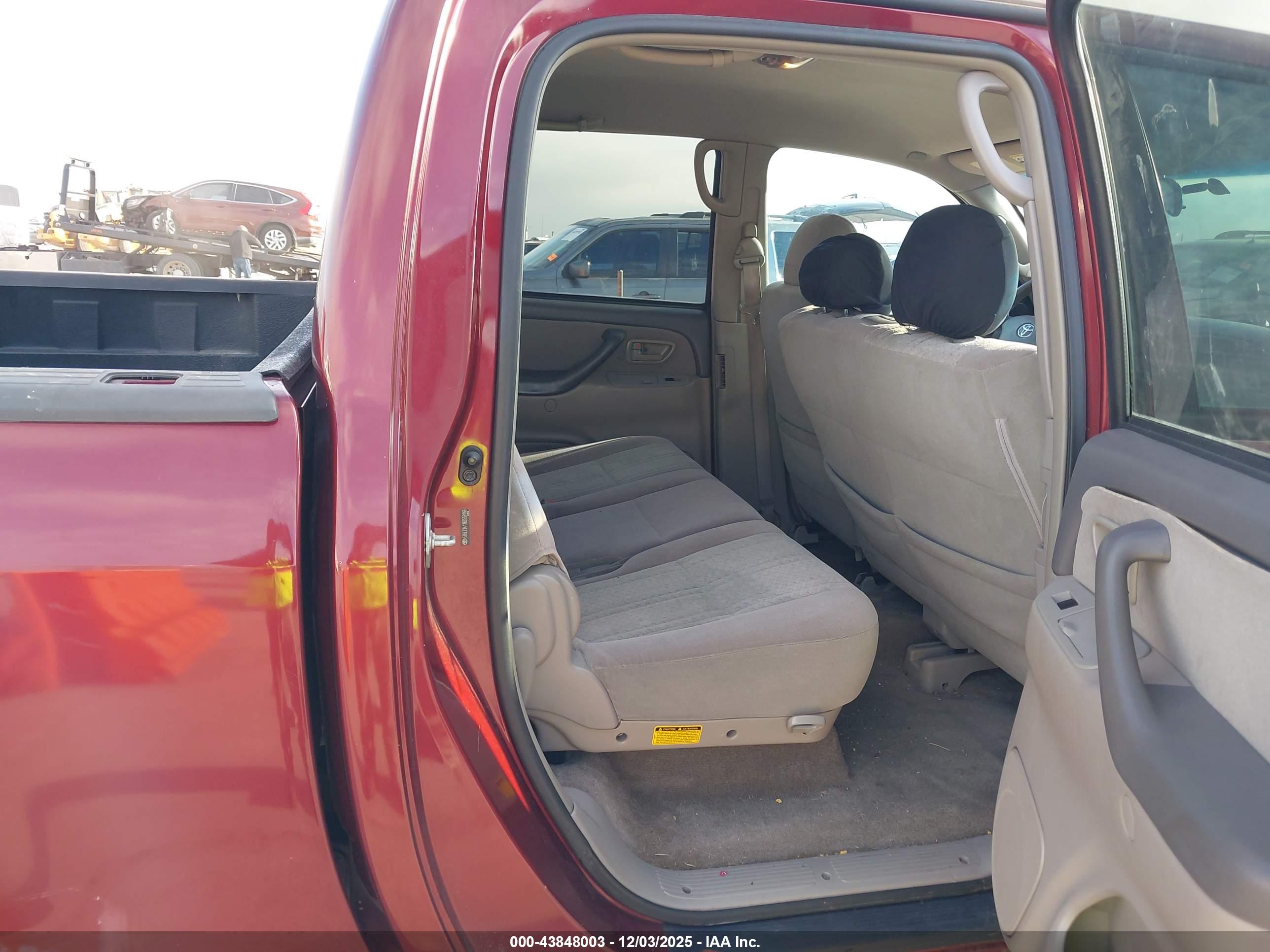 TOYOTA TUNDRA image 8