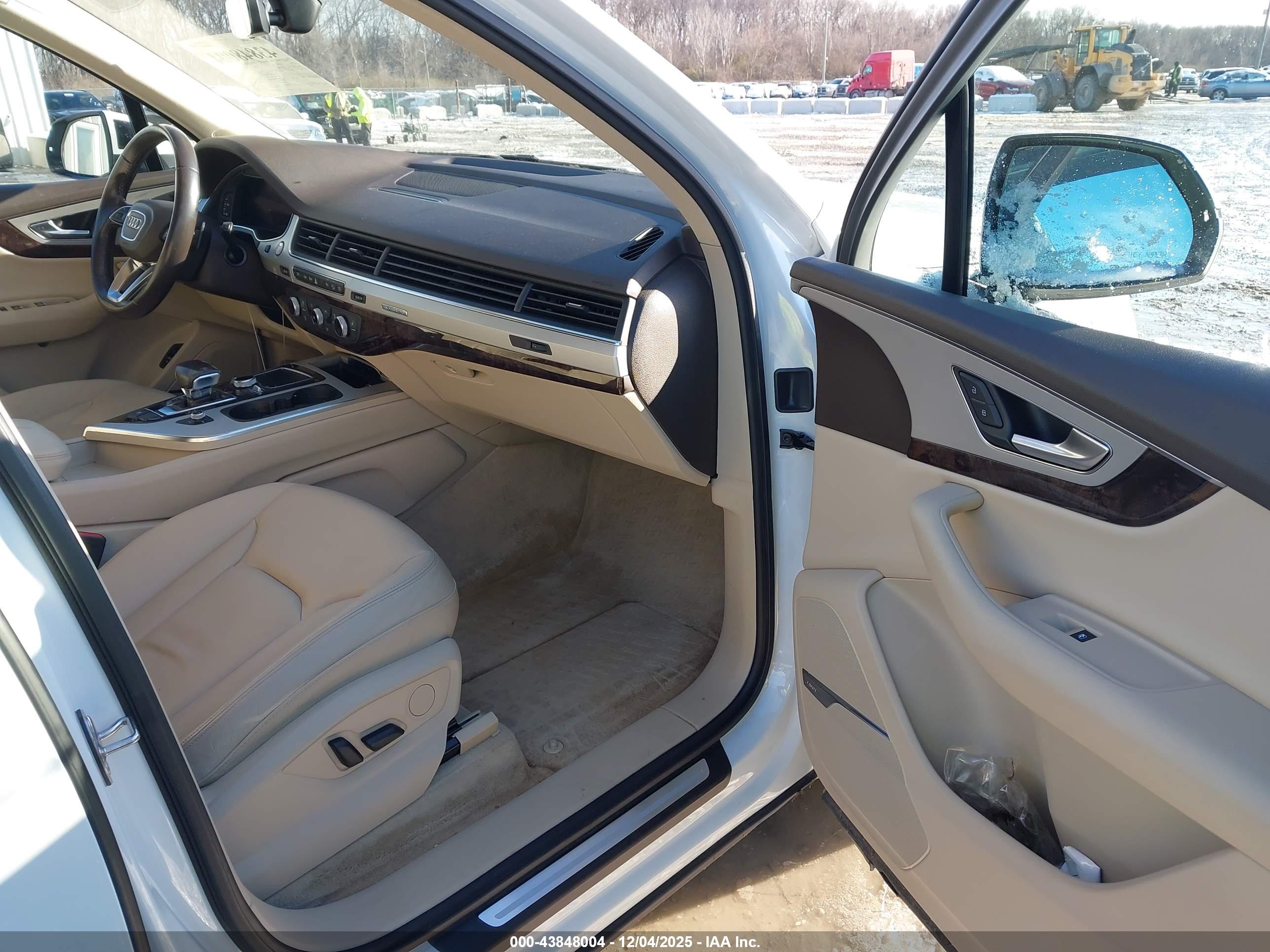 AUDI Q7 image 5