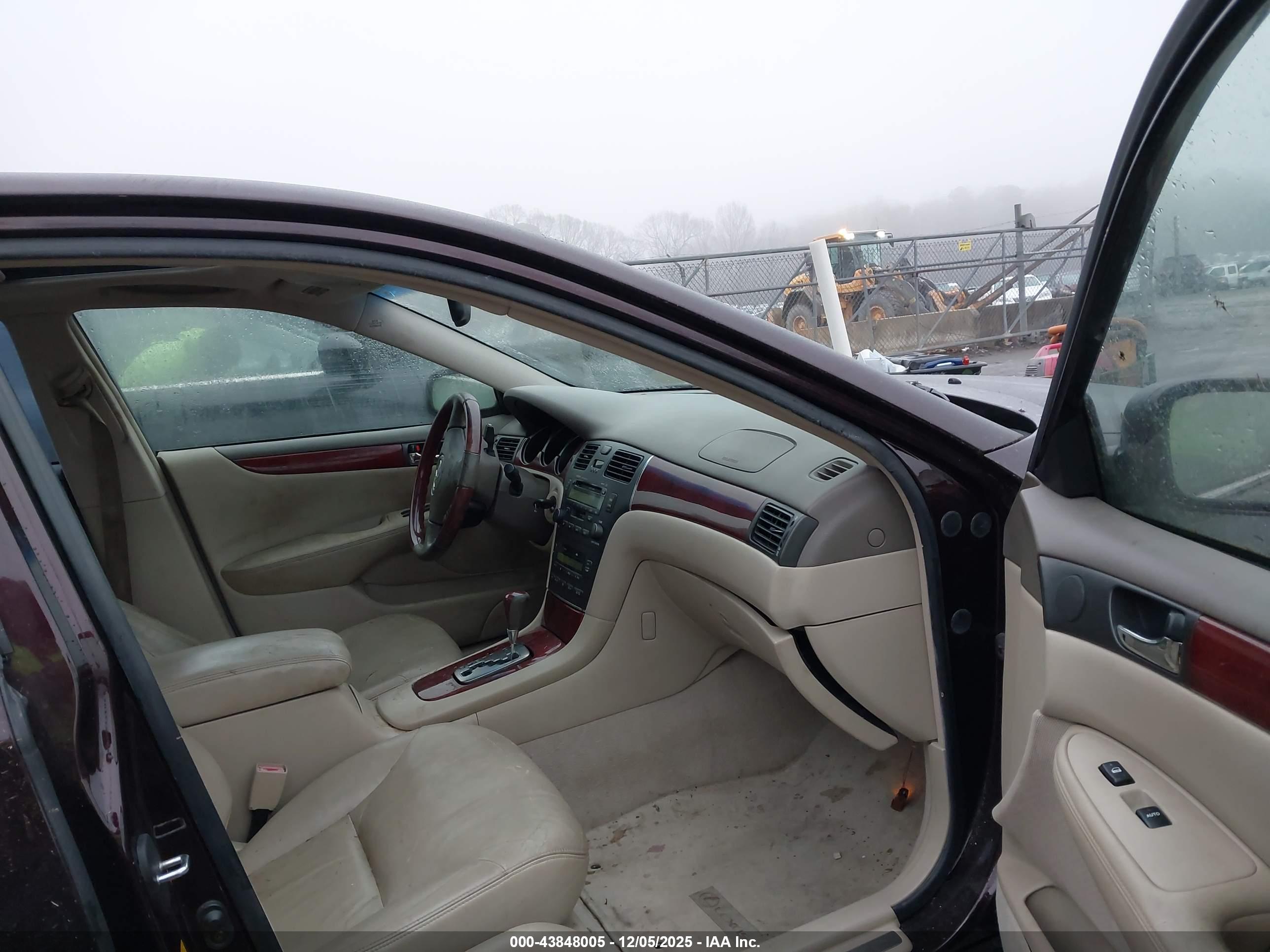 LEXUS ES image 5