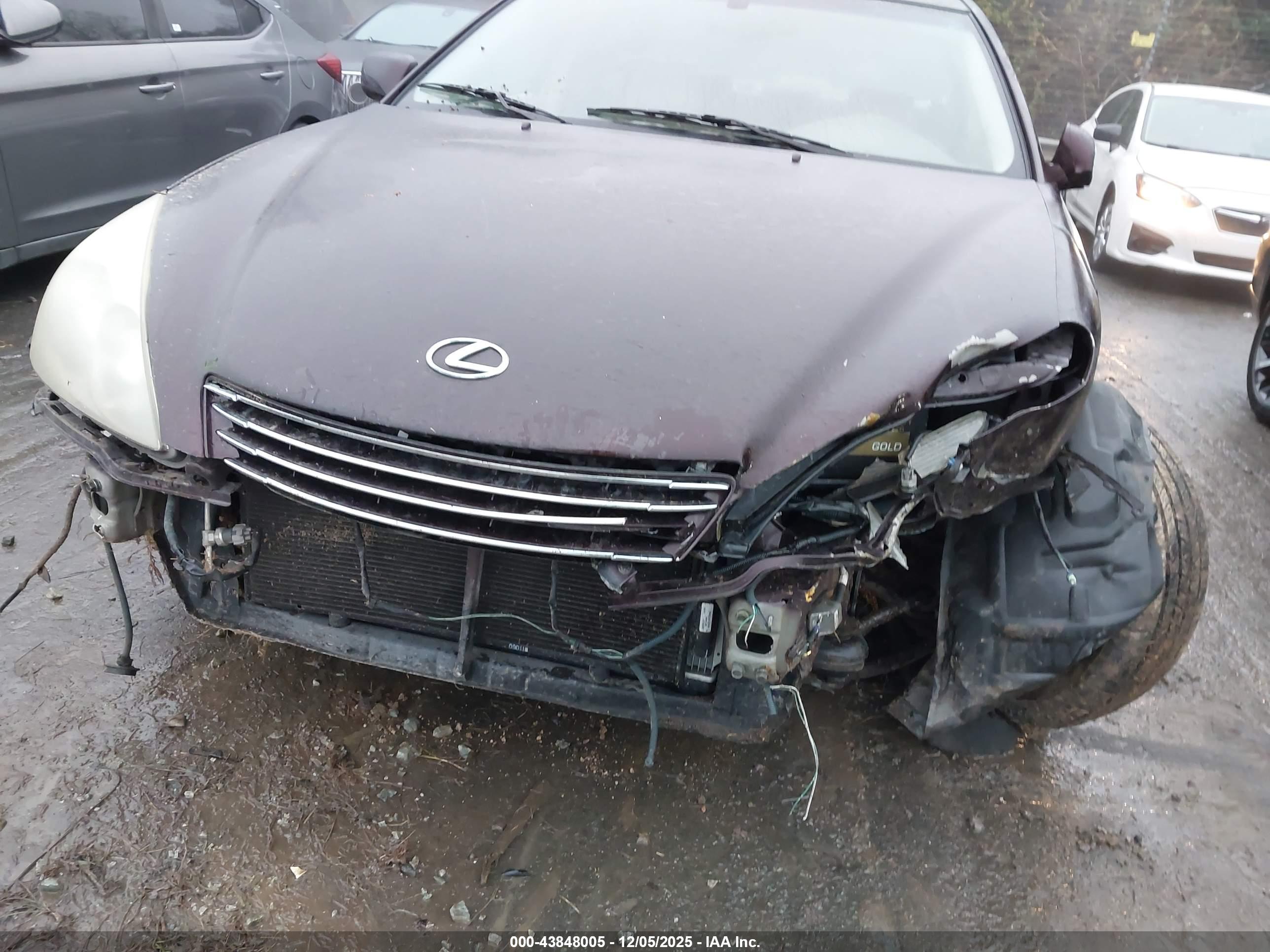 LEXUS ES image 6