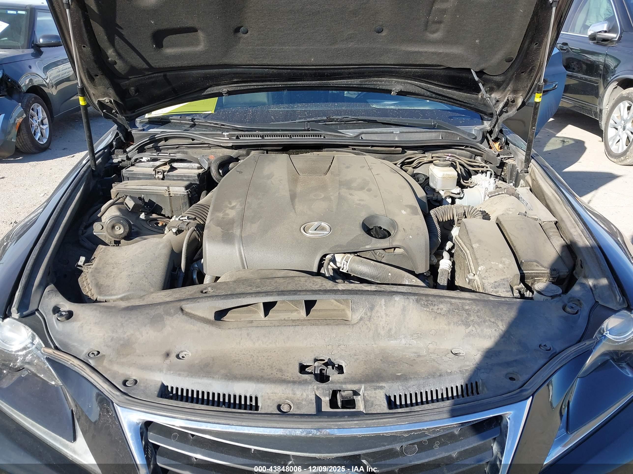 LEXUS IS image 10