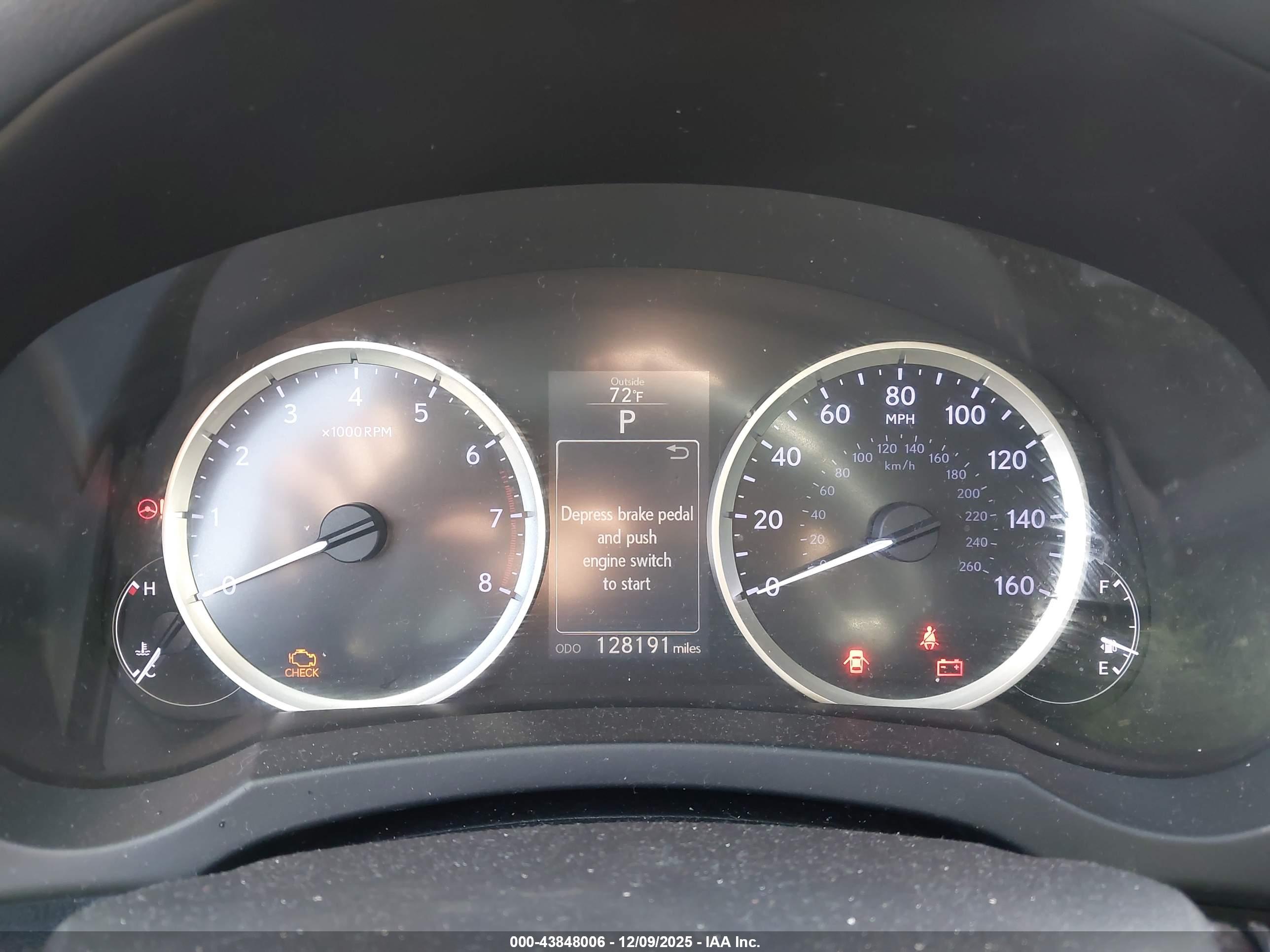 LEXUS IS image 7