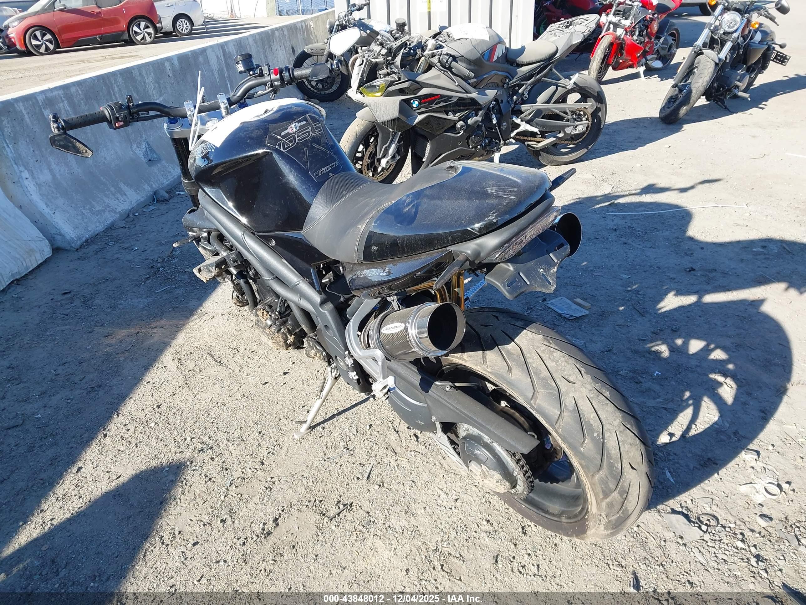 TRIUMPH MOTORCYCLE image 3