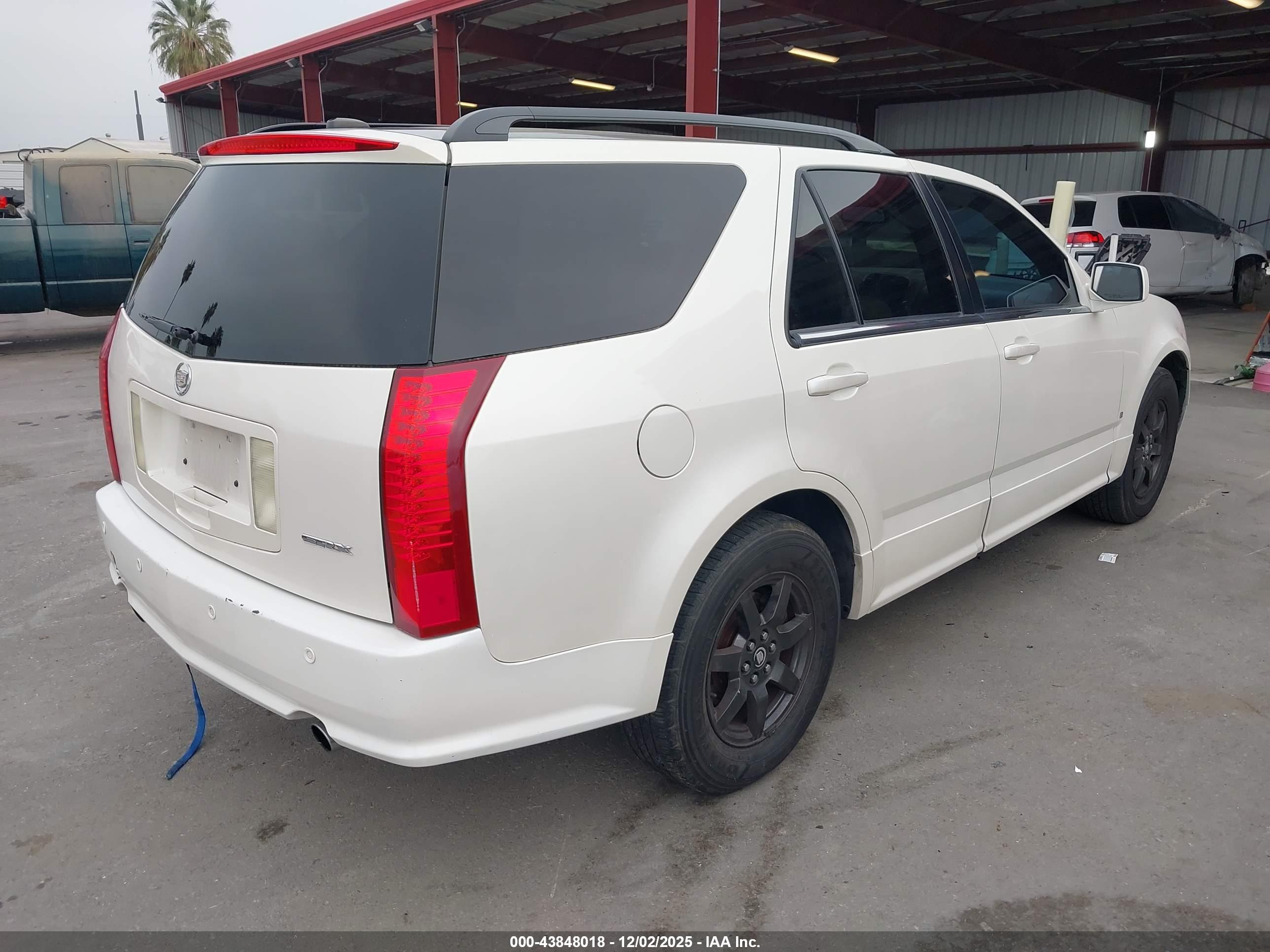 CADILLAC SRX image 4