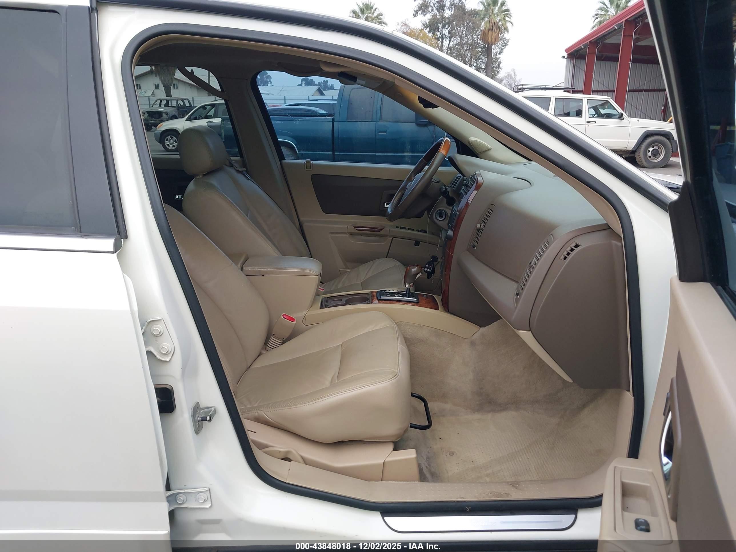CADILLAC SRX image 5
