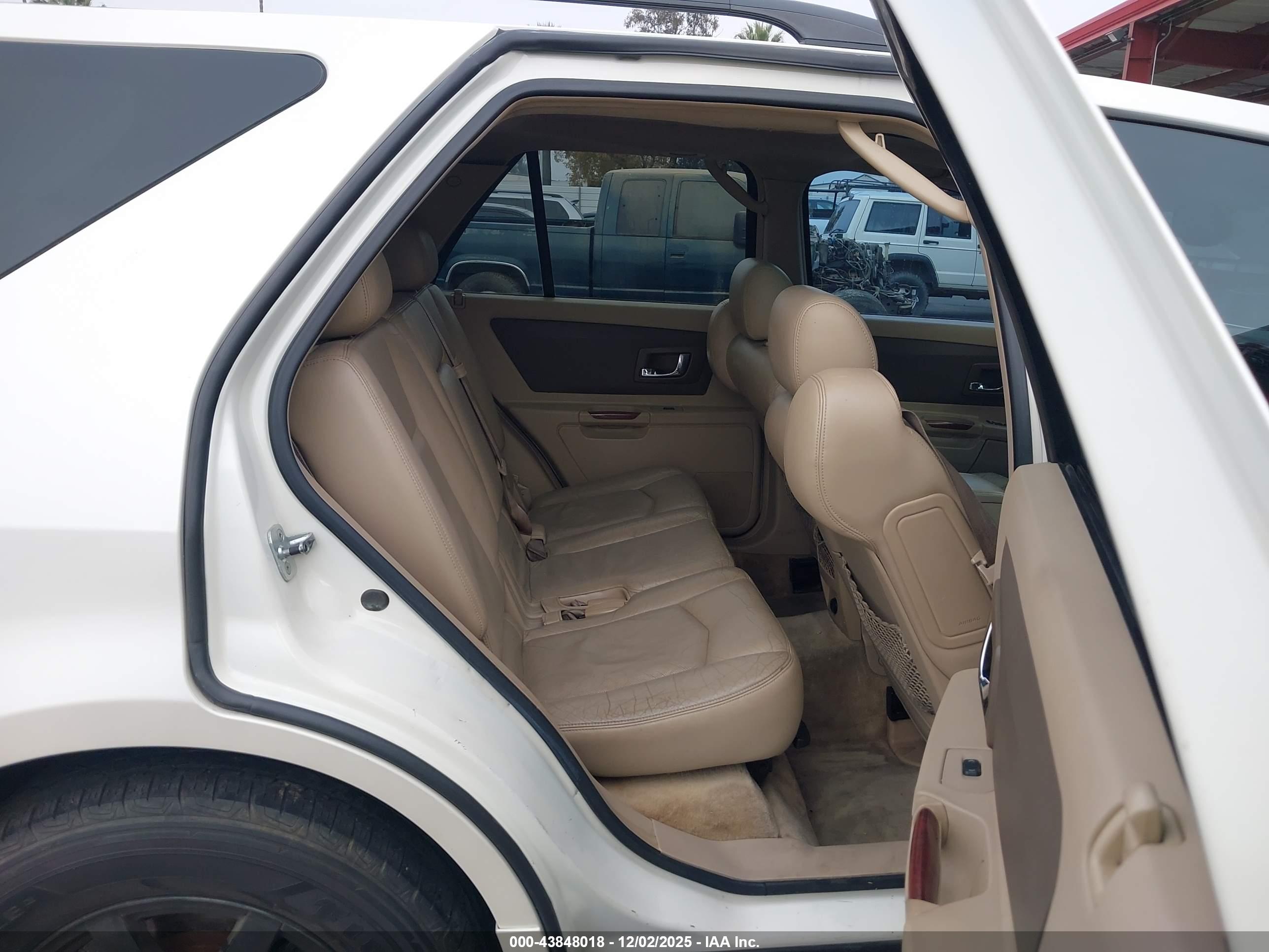 CADILLAC SRX image 8