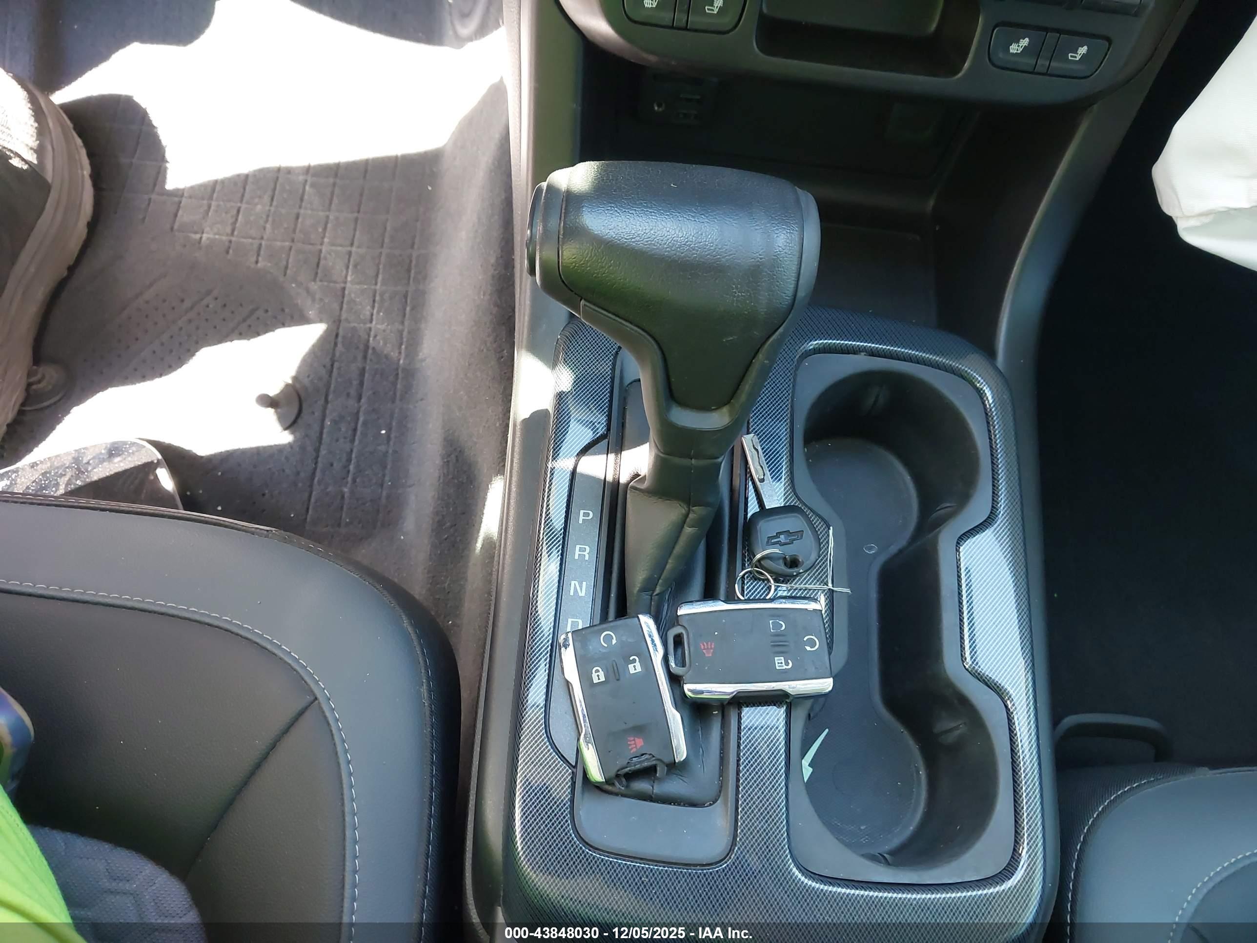 CHEVROLET COLORADO image 11