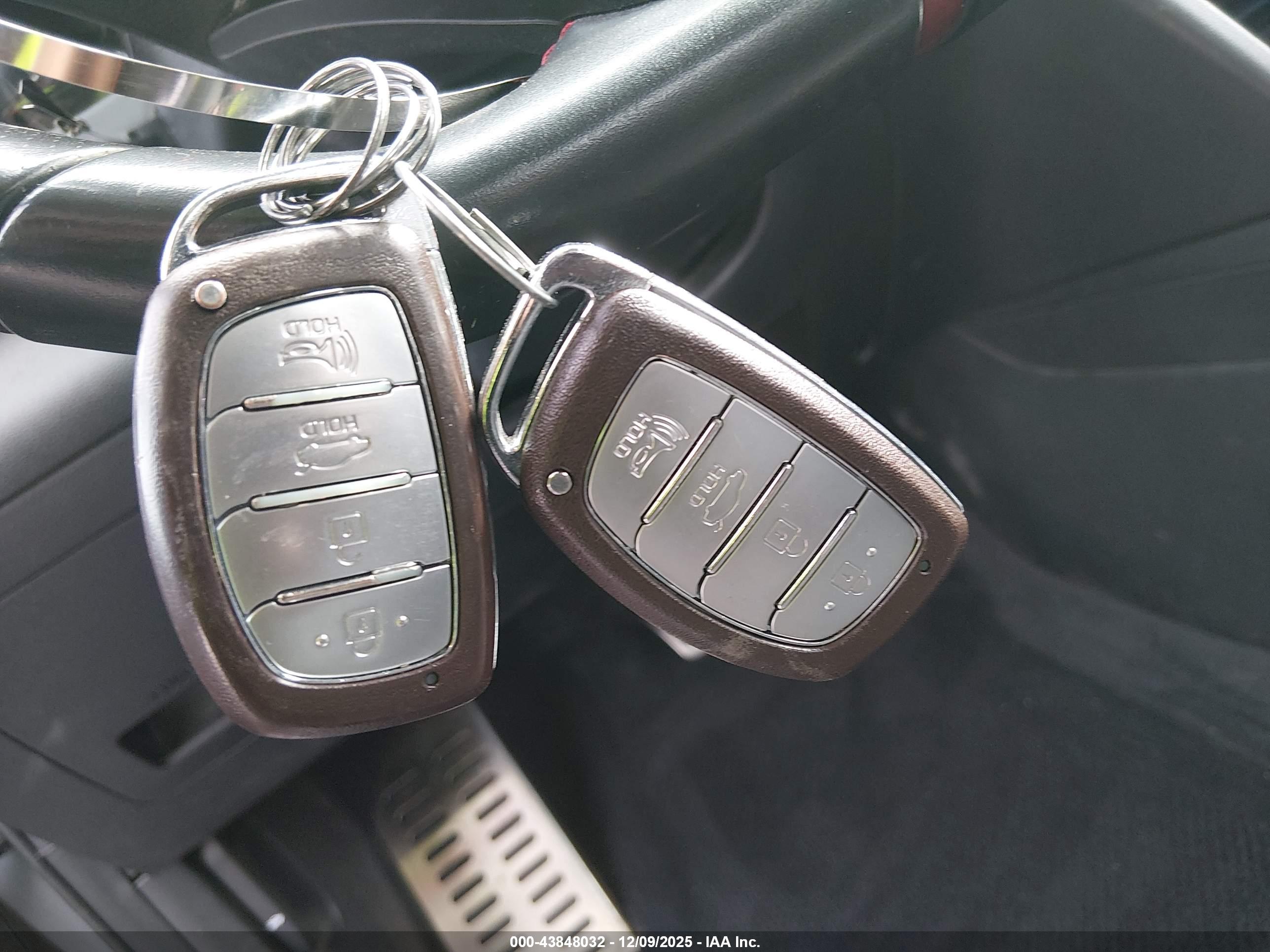 HYUNDAI ELANTRA image 11