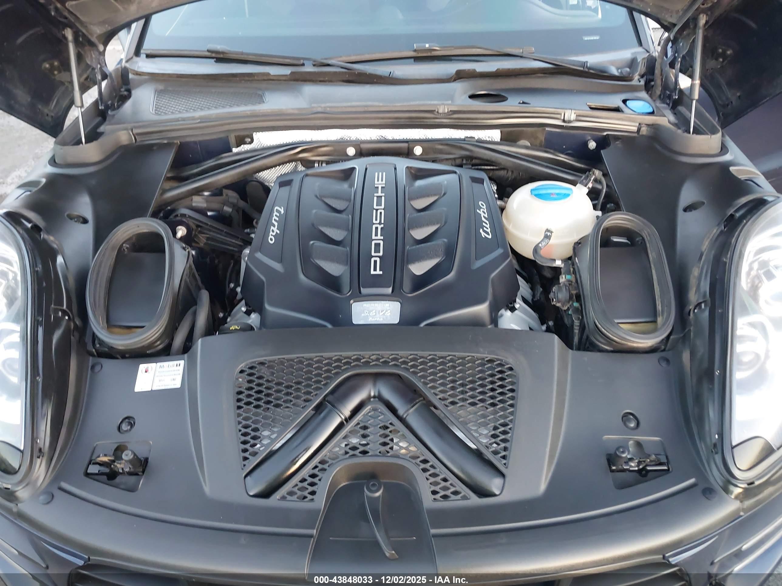 PORSCHE MACAN image 10