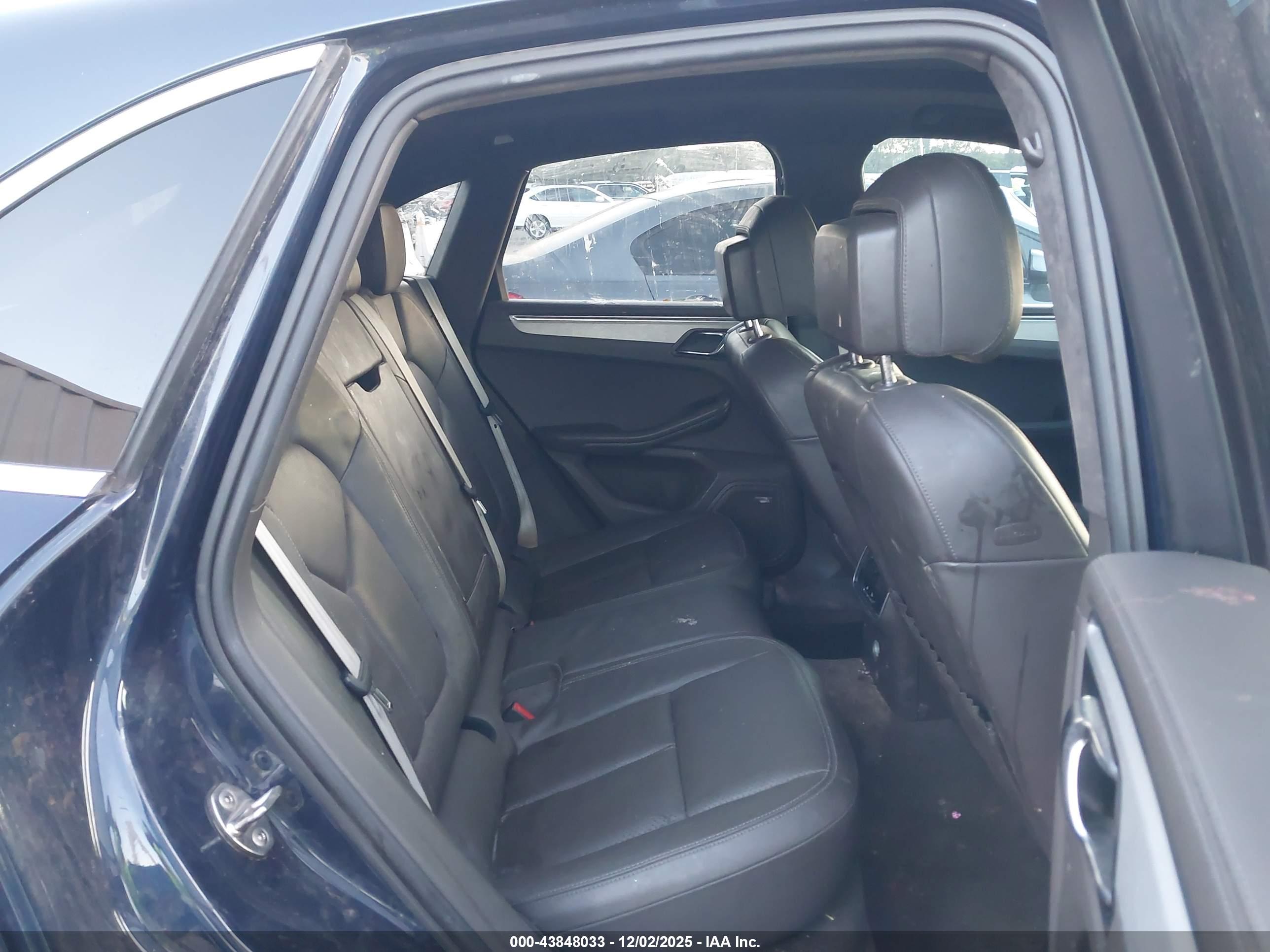 PORSCHE MACAN image 8
