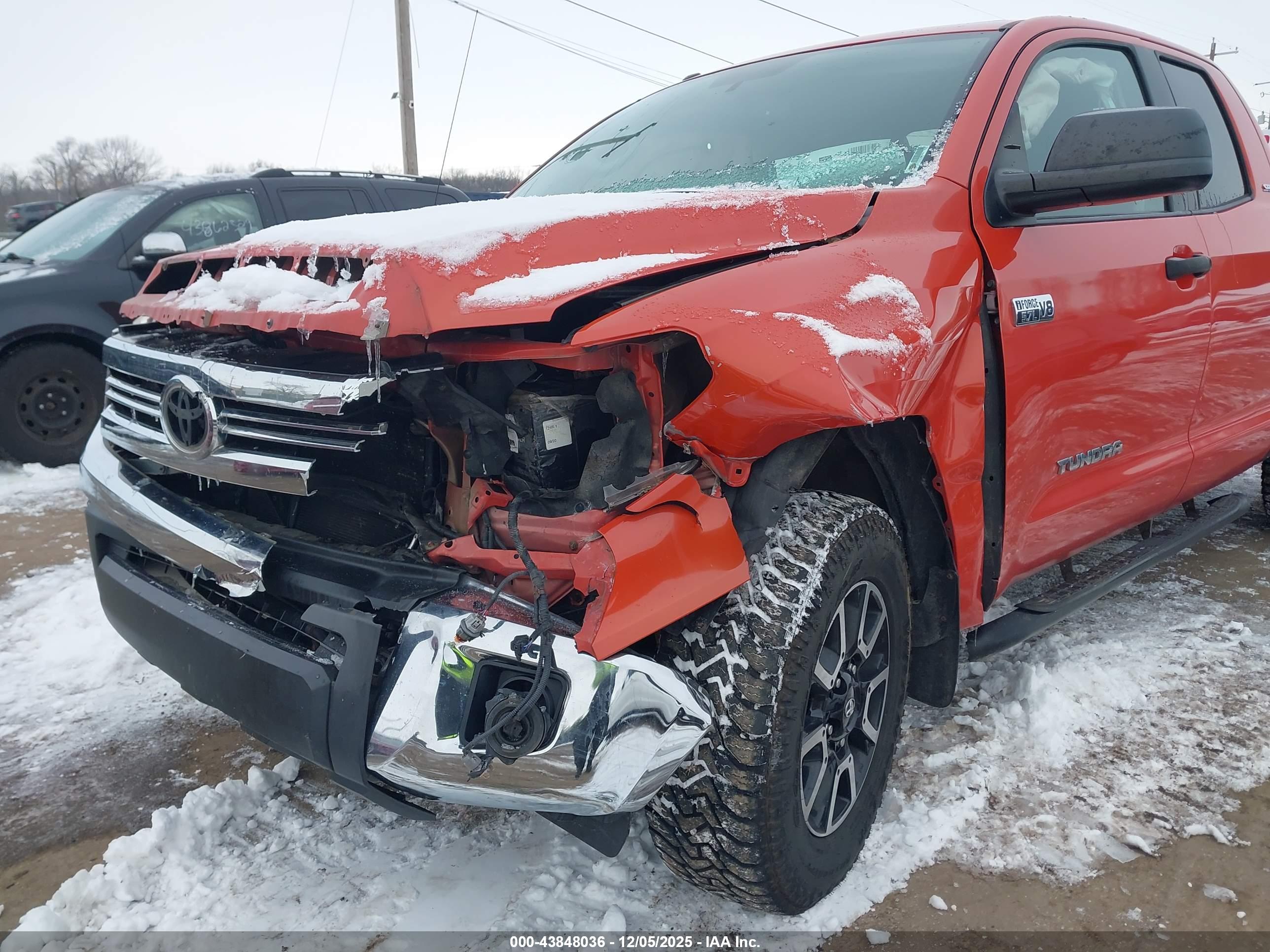 TOYOTA TUNDRA image 6