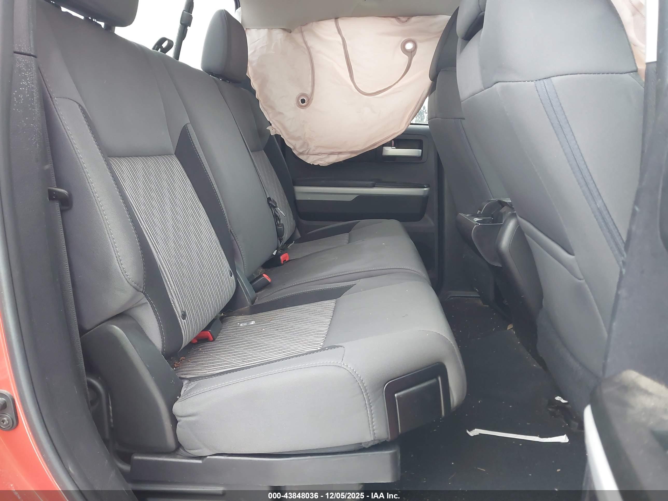 TOYOTA TUNDRA image 8
