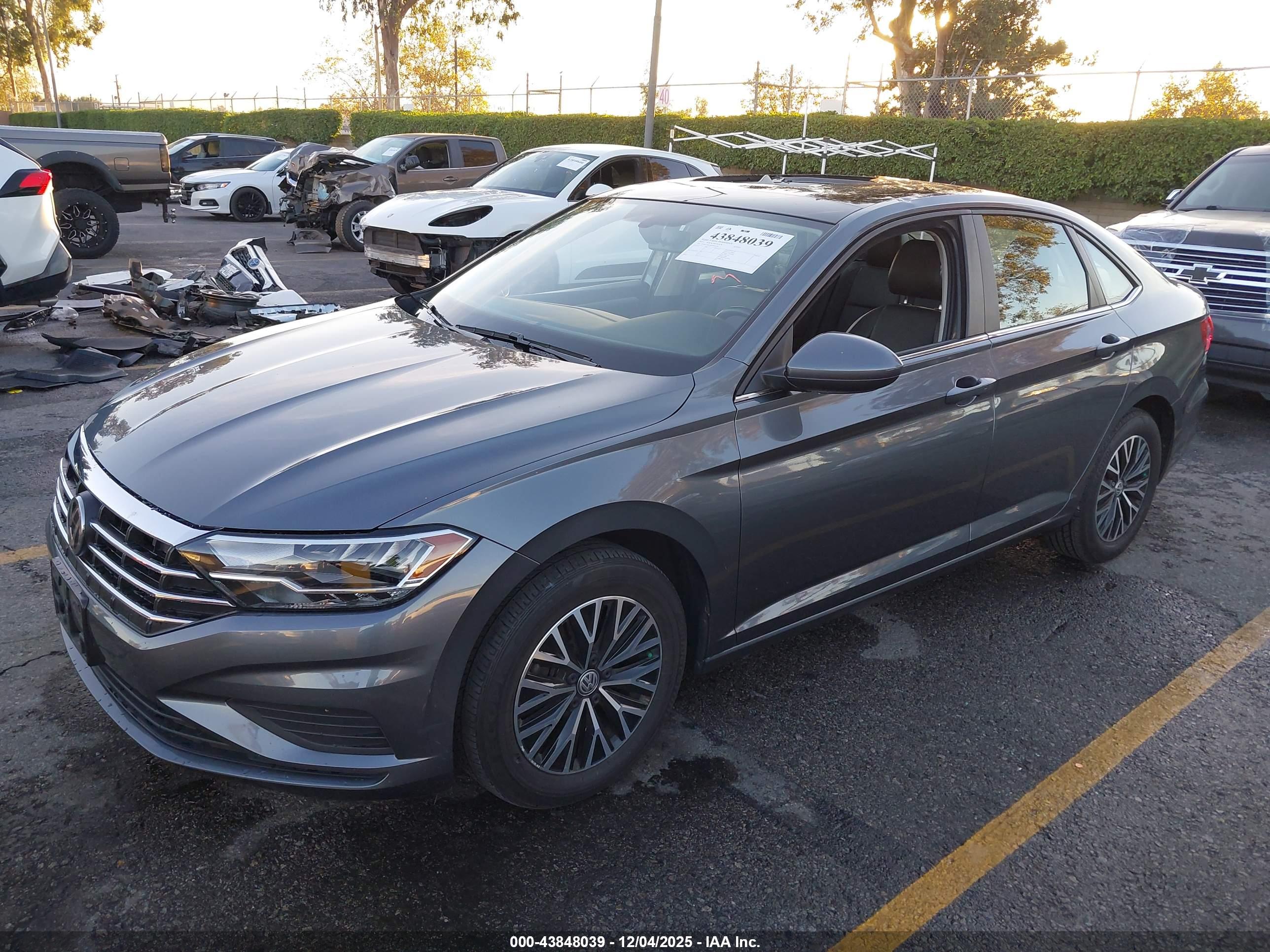 VOLKSWAGEN JETTA image 2