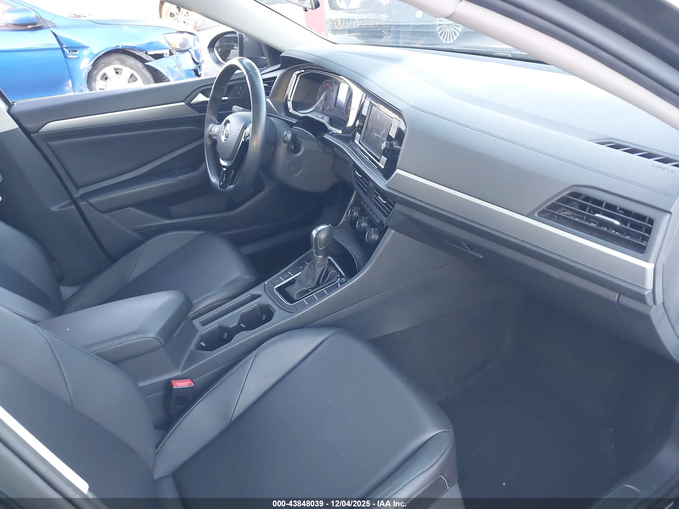 VOLKSWAGEN JETTA image 5