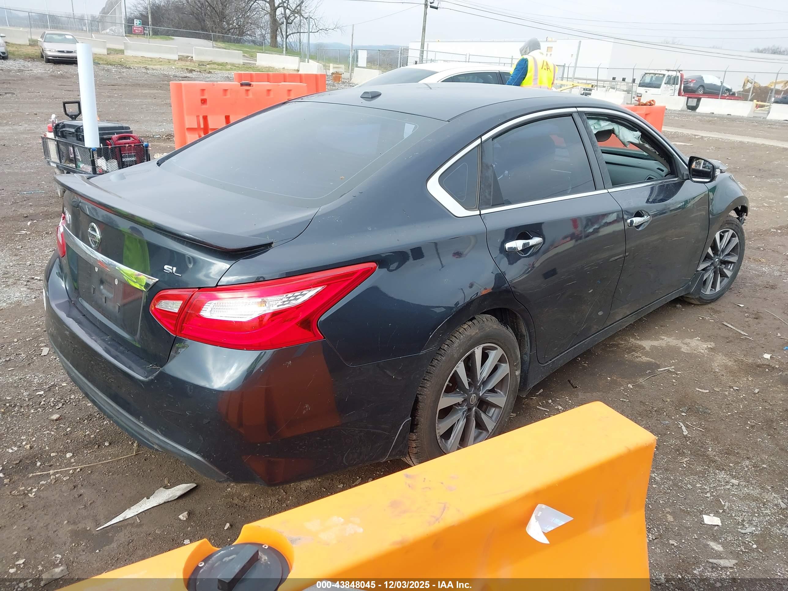 NISSAN ALTIMA image 4
