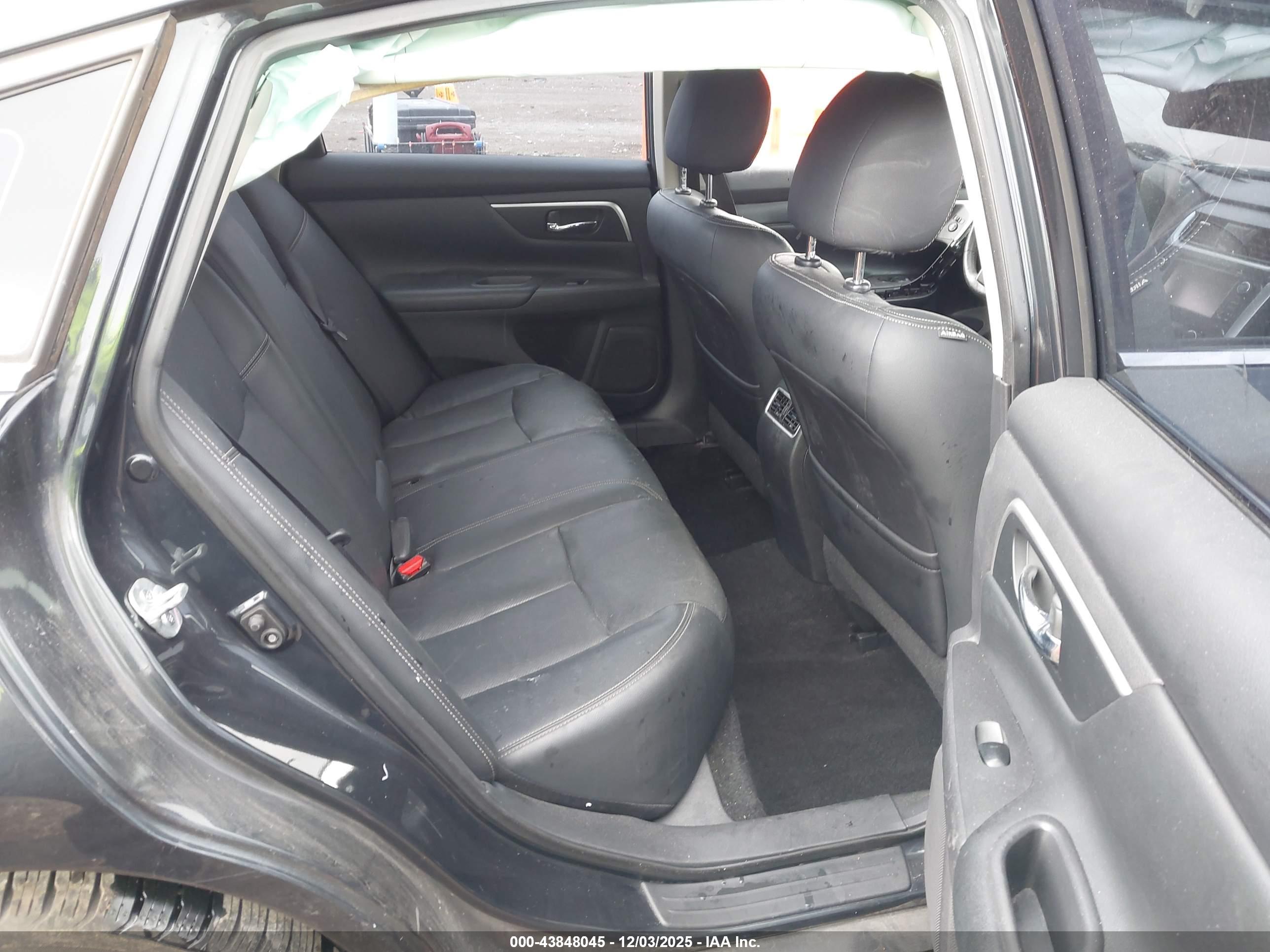 NISSAN ALTIMA image 8