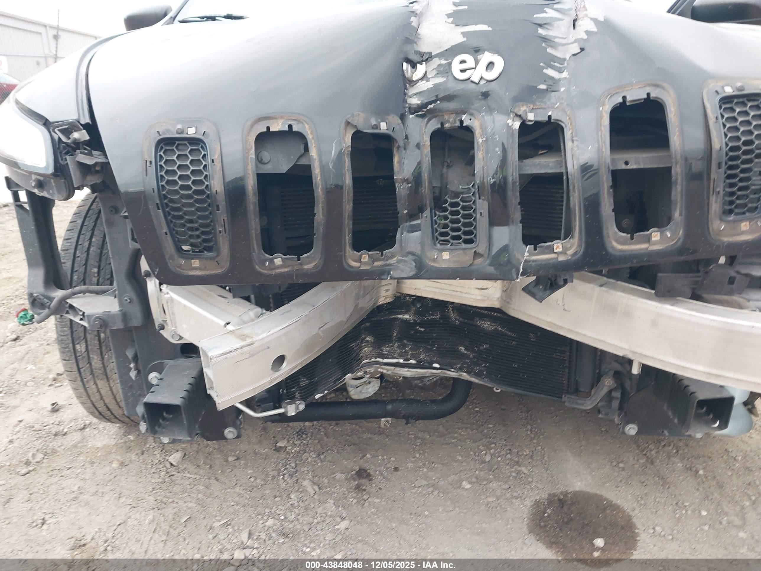 JEEP CHEROKEE image 6