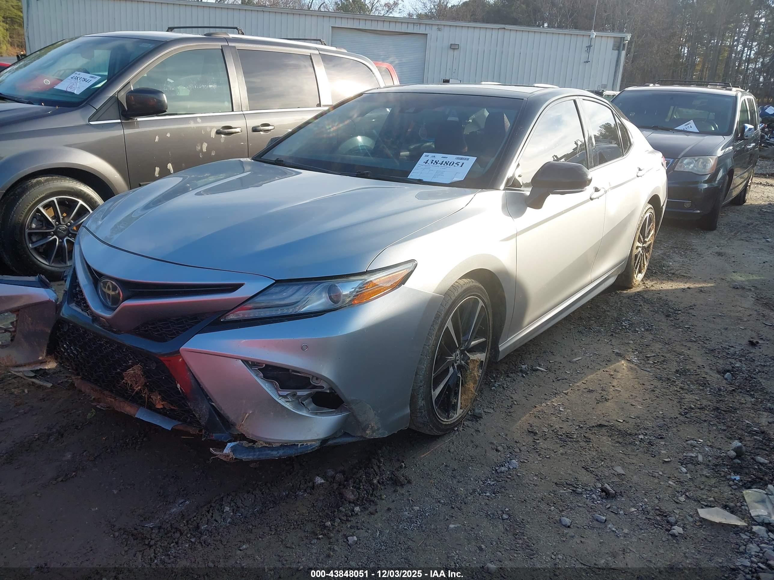 TOYOTA CAMRY image 2