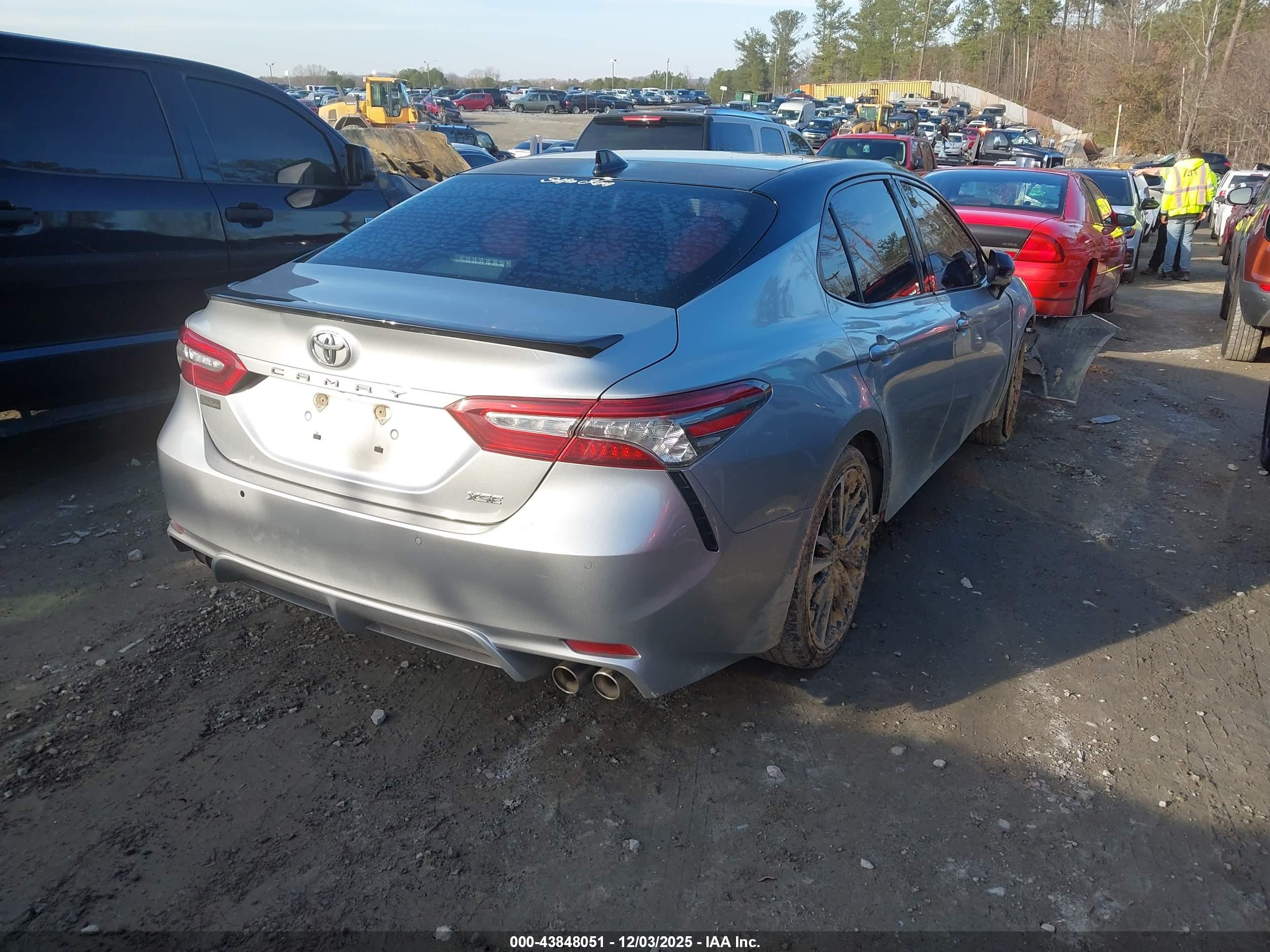 TOYOTA CAMRY image 4