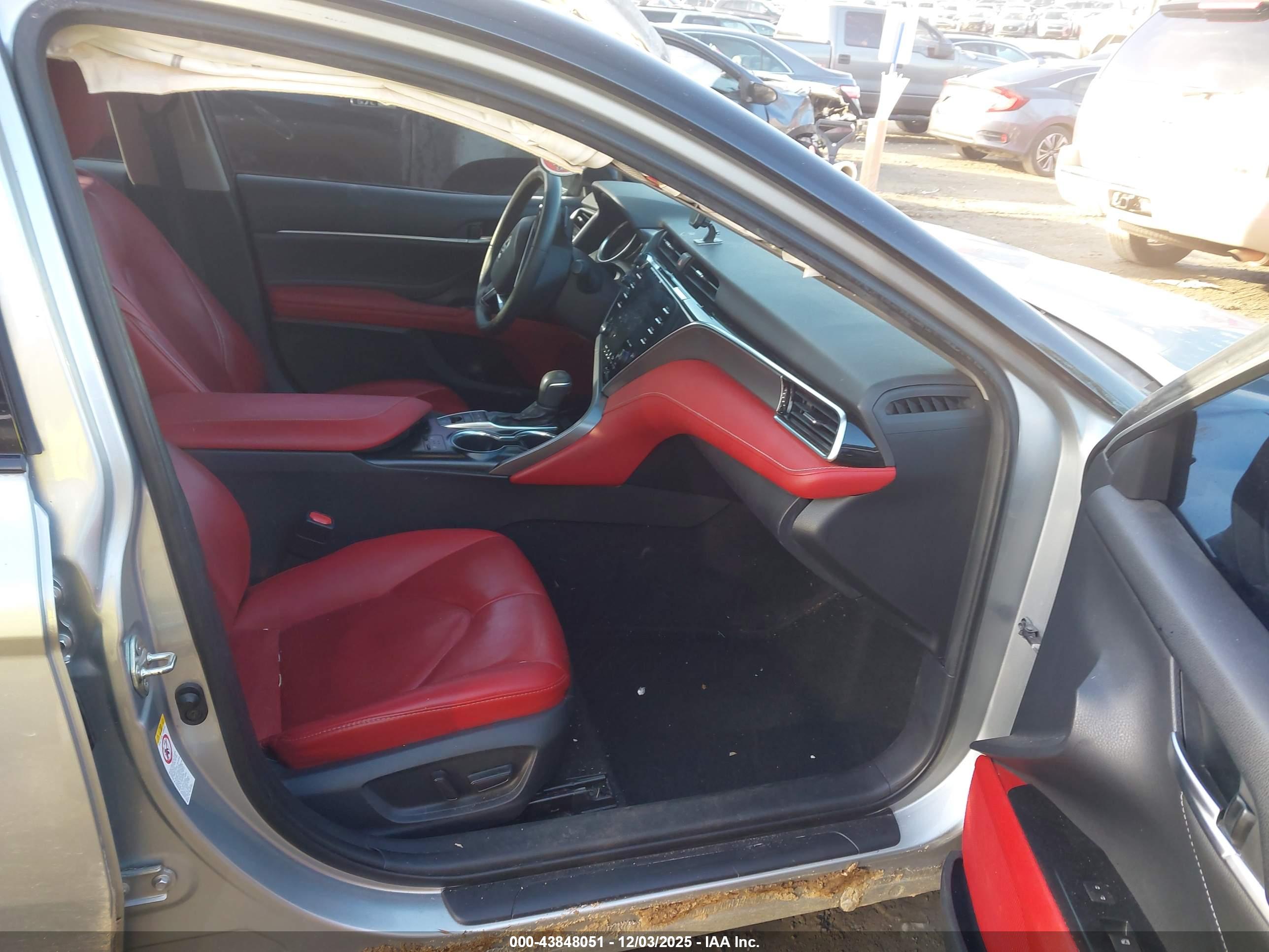 TOYOTA CAMRY image 5