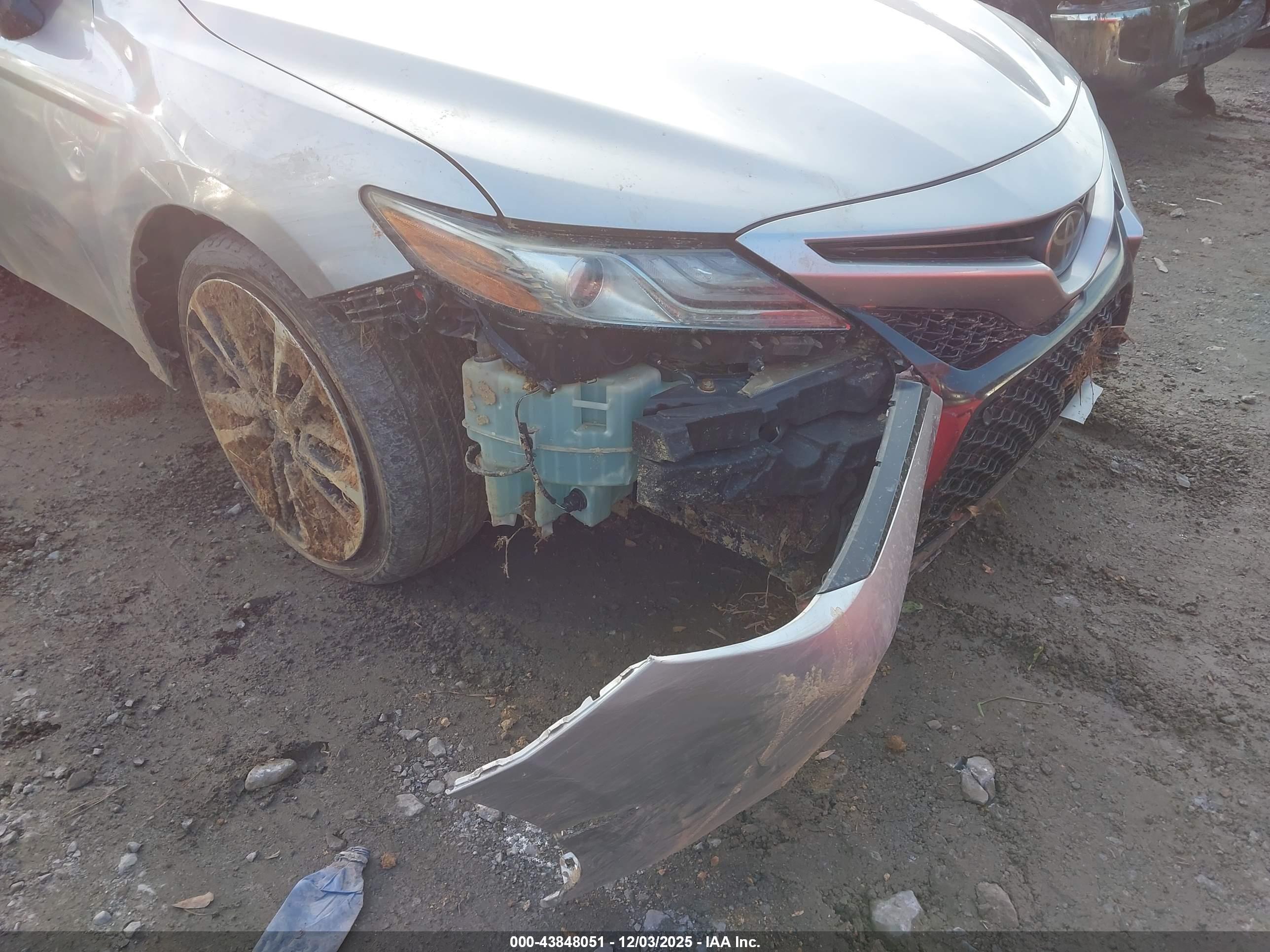 TOYOTA CAMRY image 6
