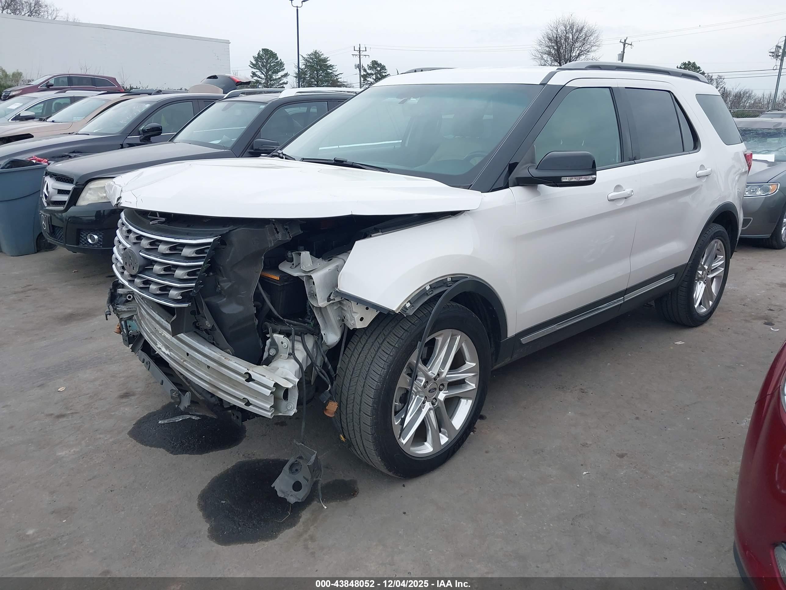FORD EXPLORER image 2