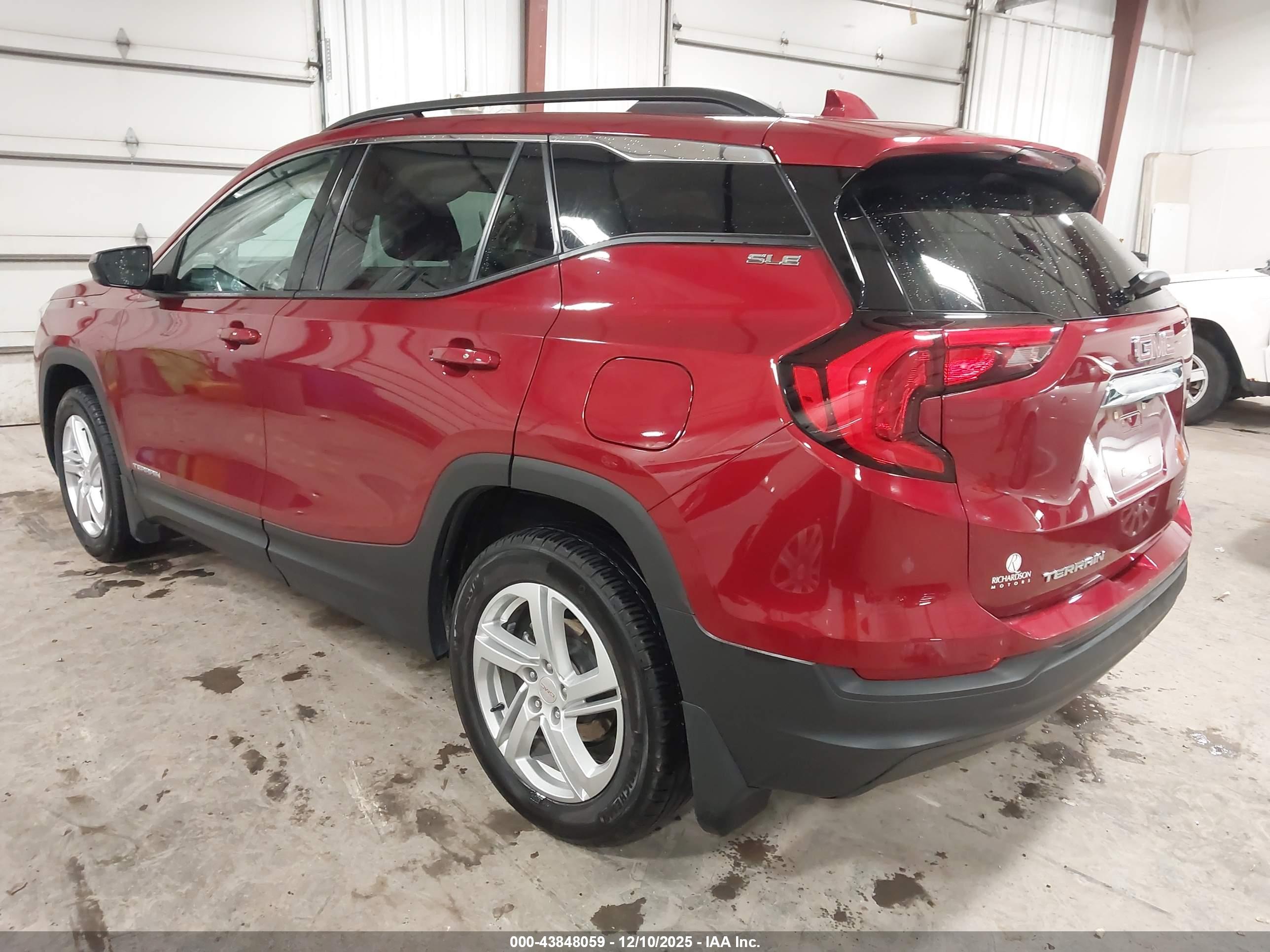 GMC TERRAIN image 3