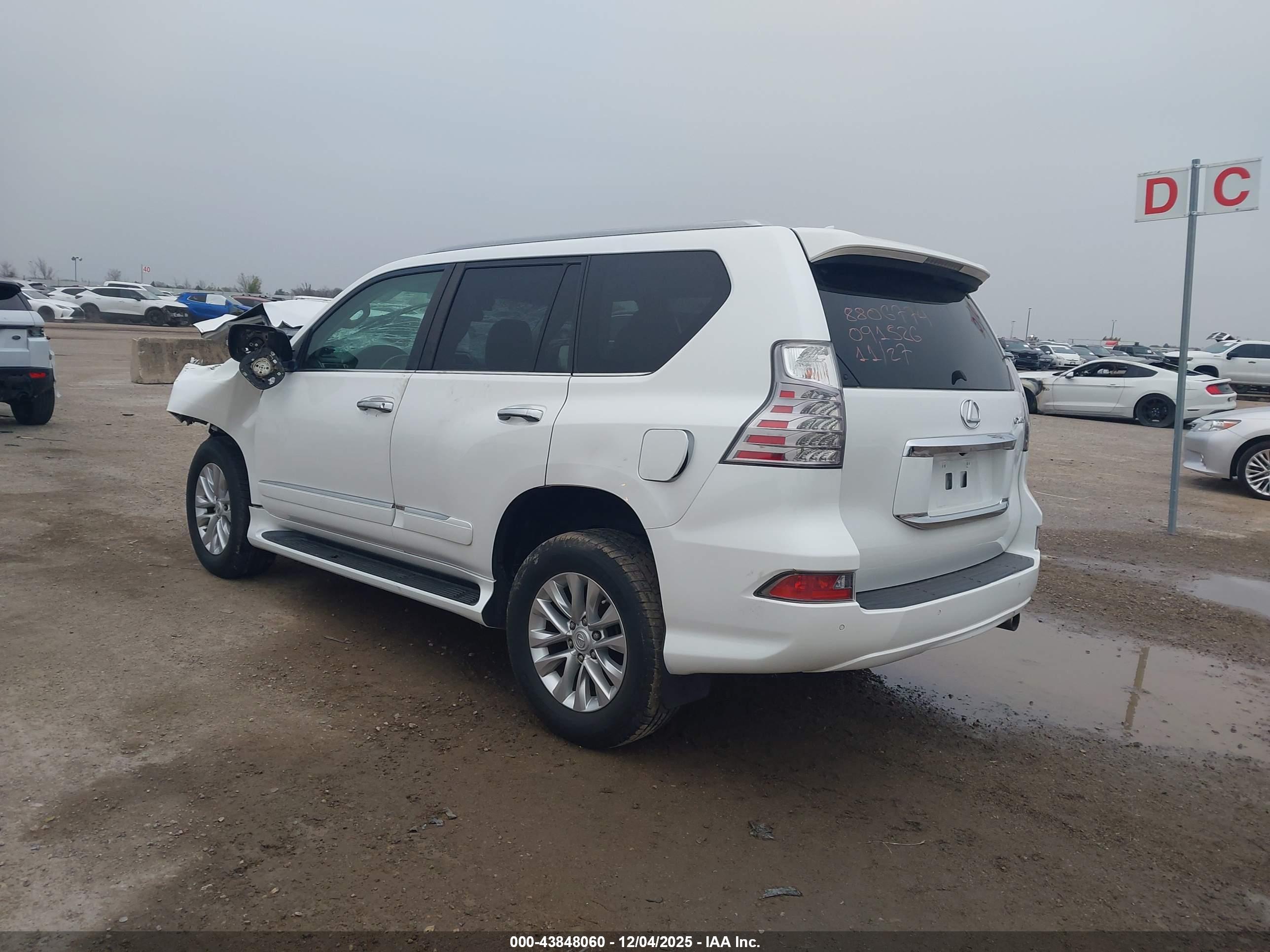 LEXUS GX image 3