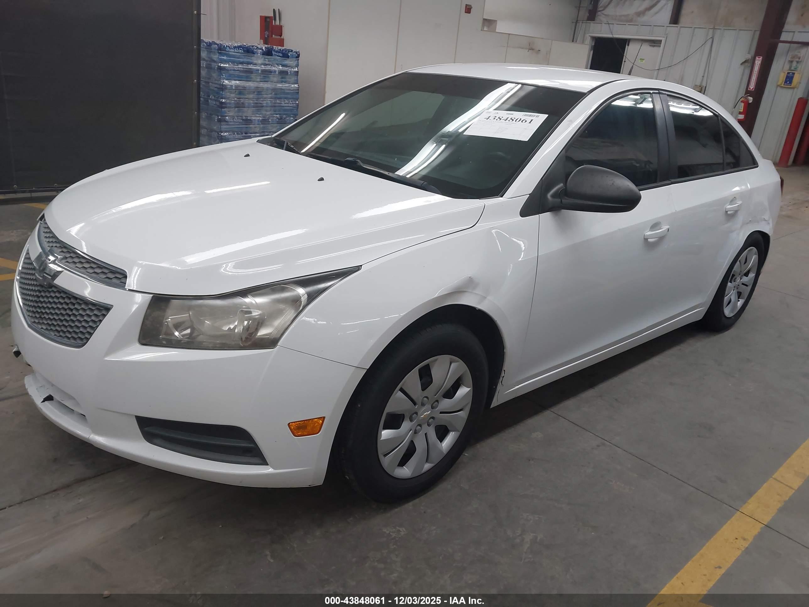 CHEVROLET CRUZE image 2