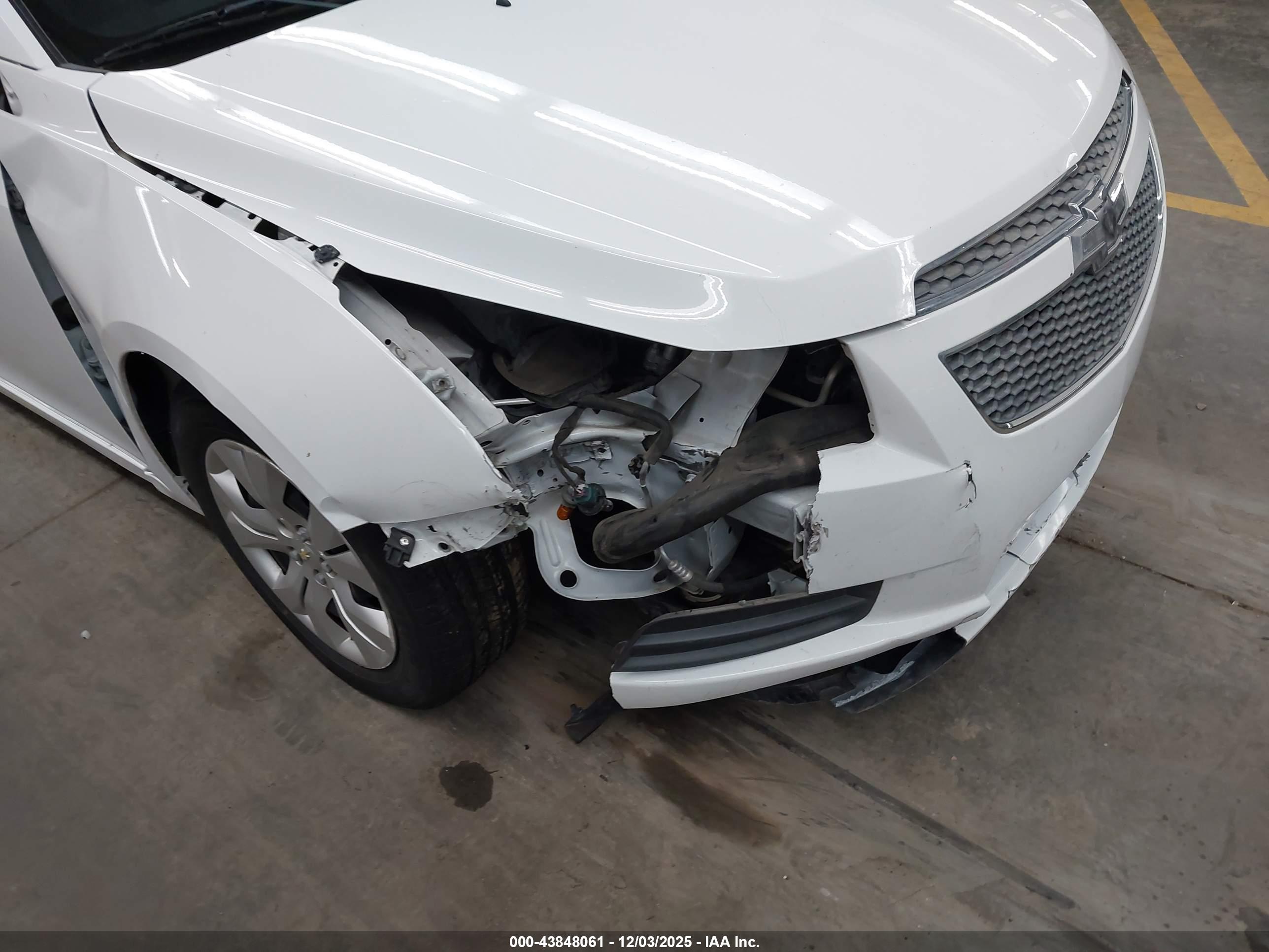 CHEVROLET CRUZE image 6