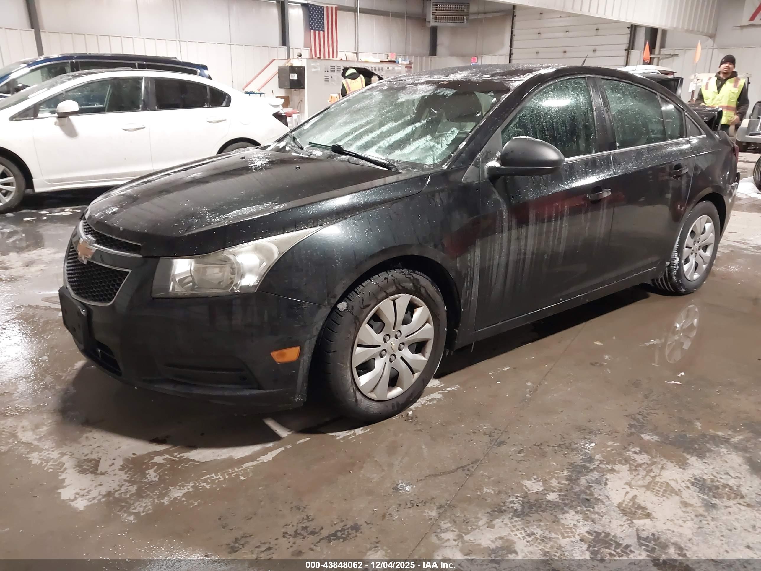 CHEVROLET CRUZE image 2