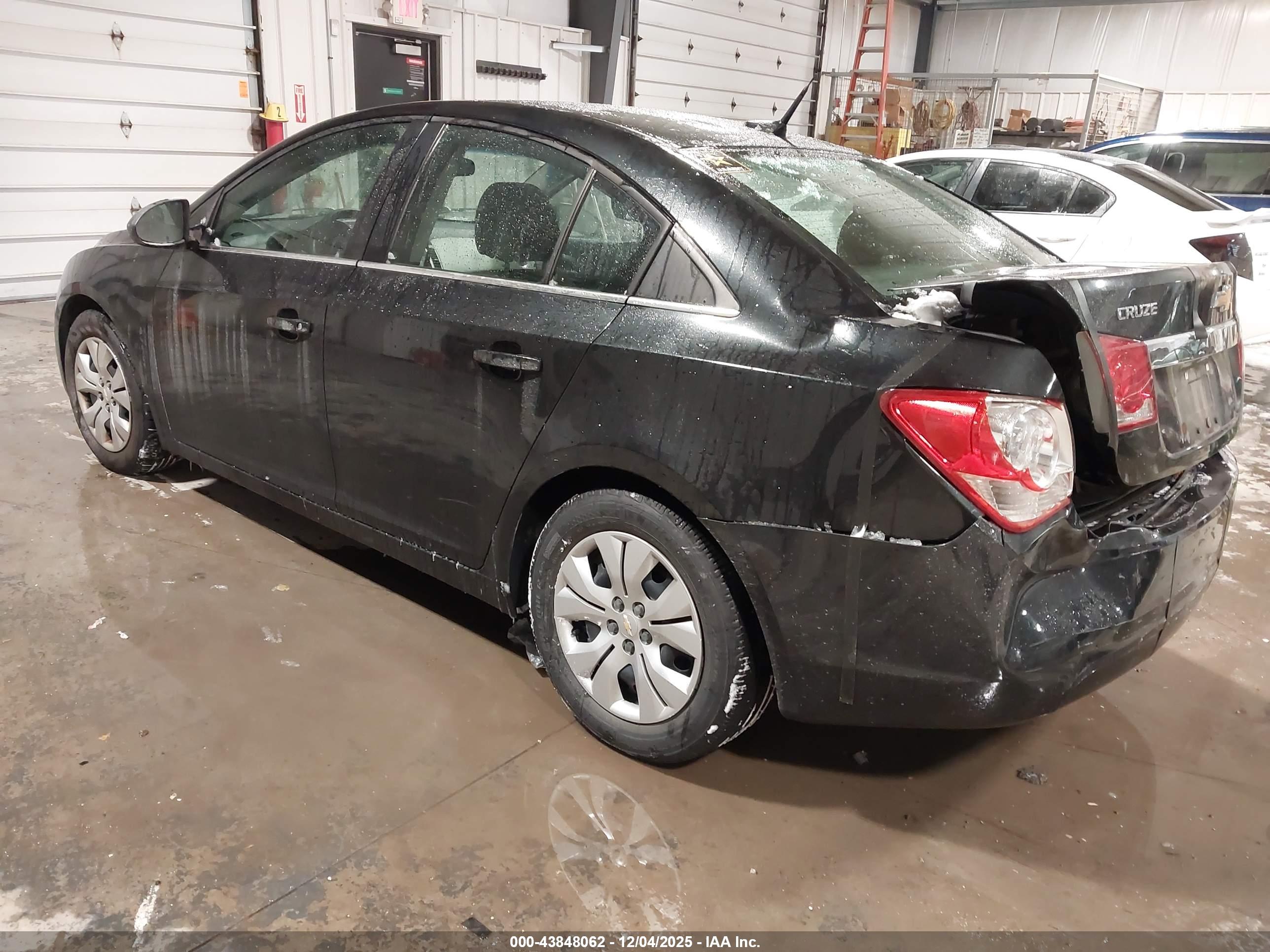 CHEVROLET CRUZE image 3