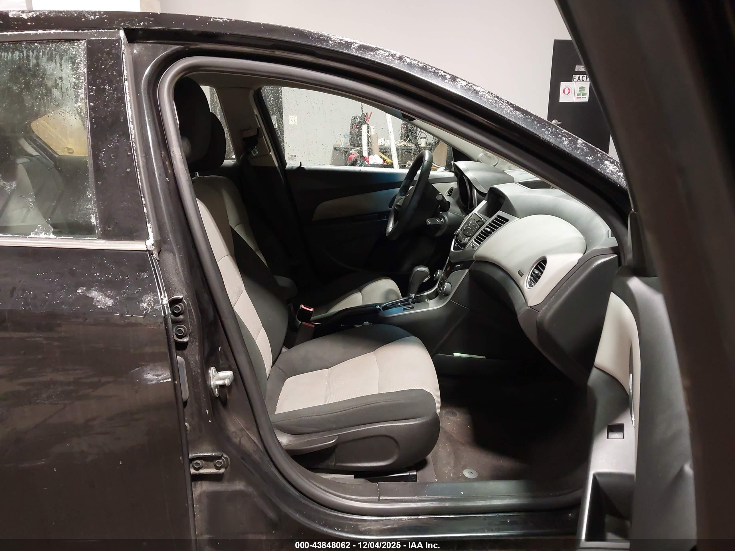 CHEVROLET CRUZE image 5
