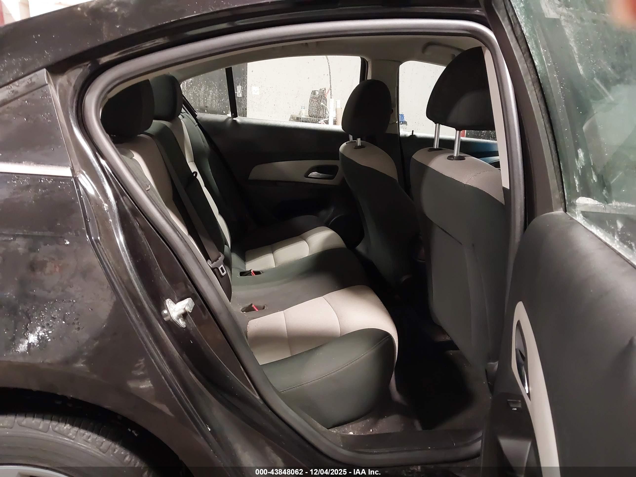 CHEVROLET CRUZE image 8