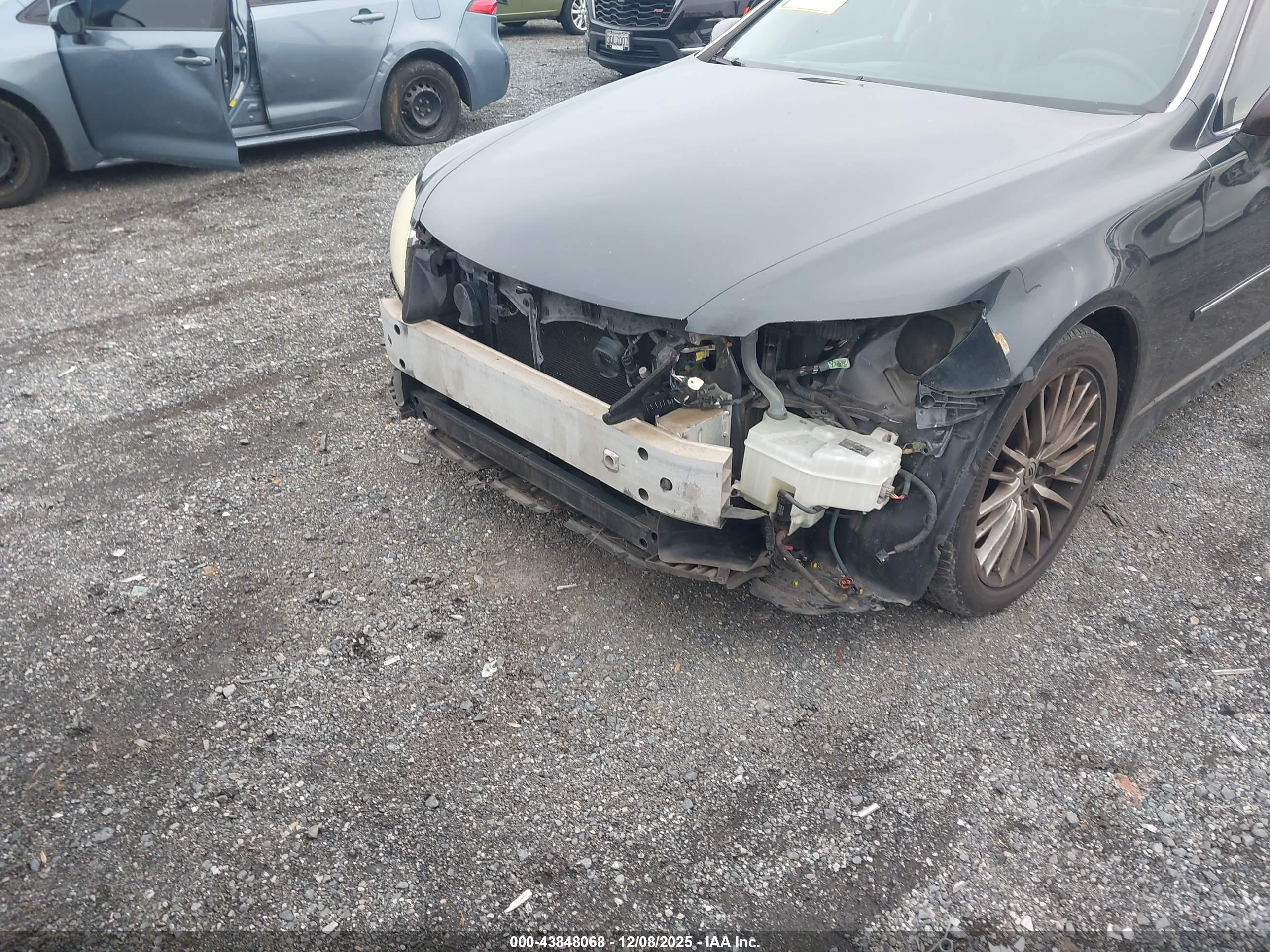 LEXUS LS image 6