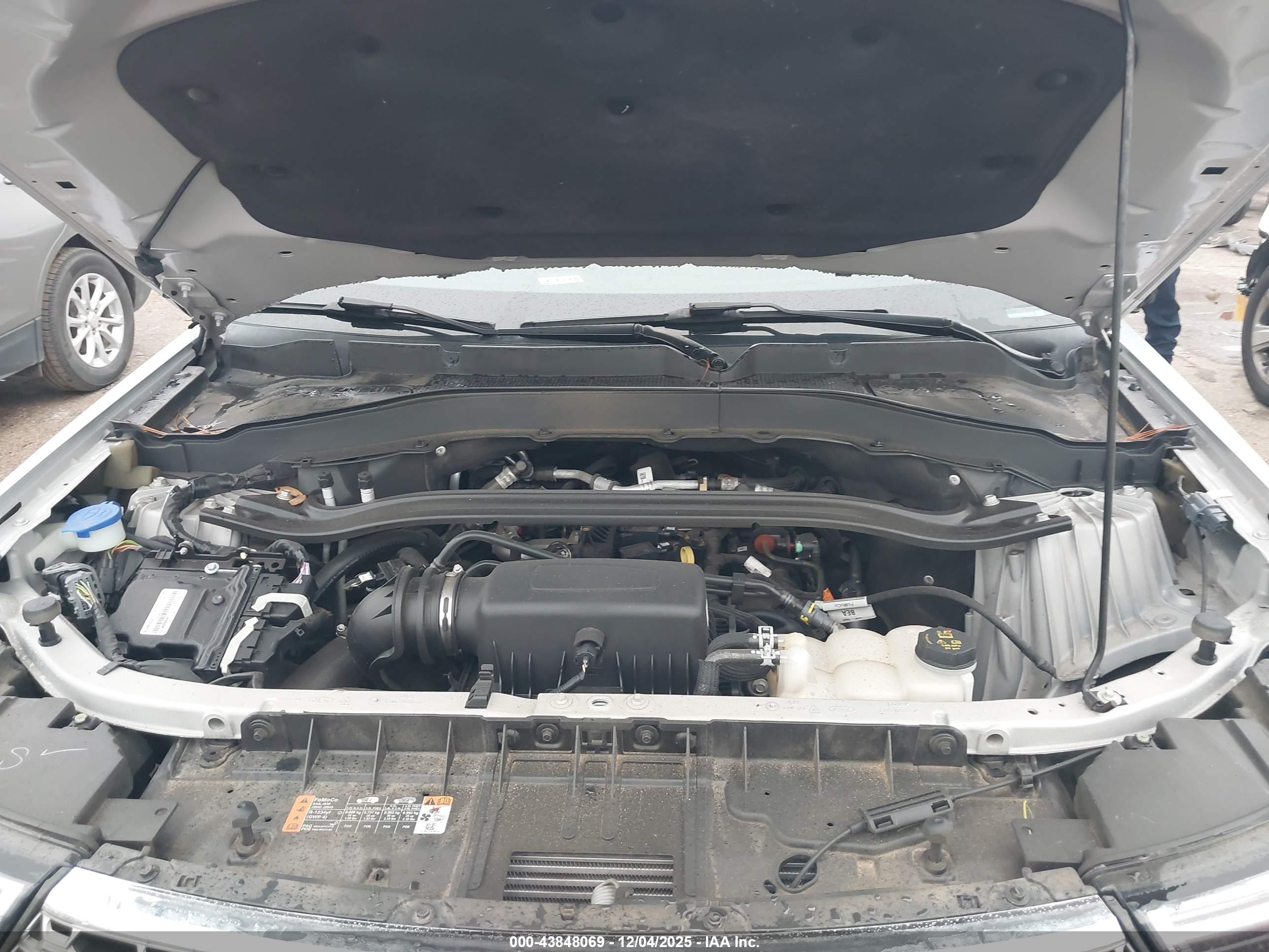 FORD EXPLORER image 10