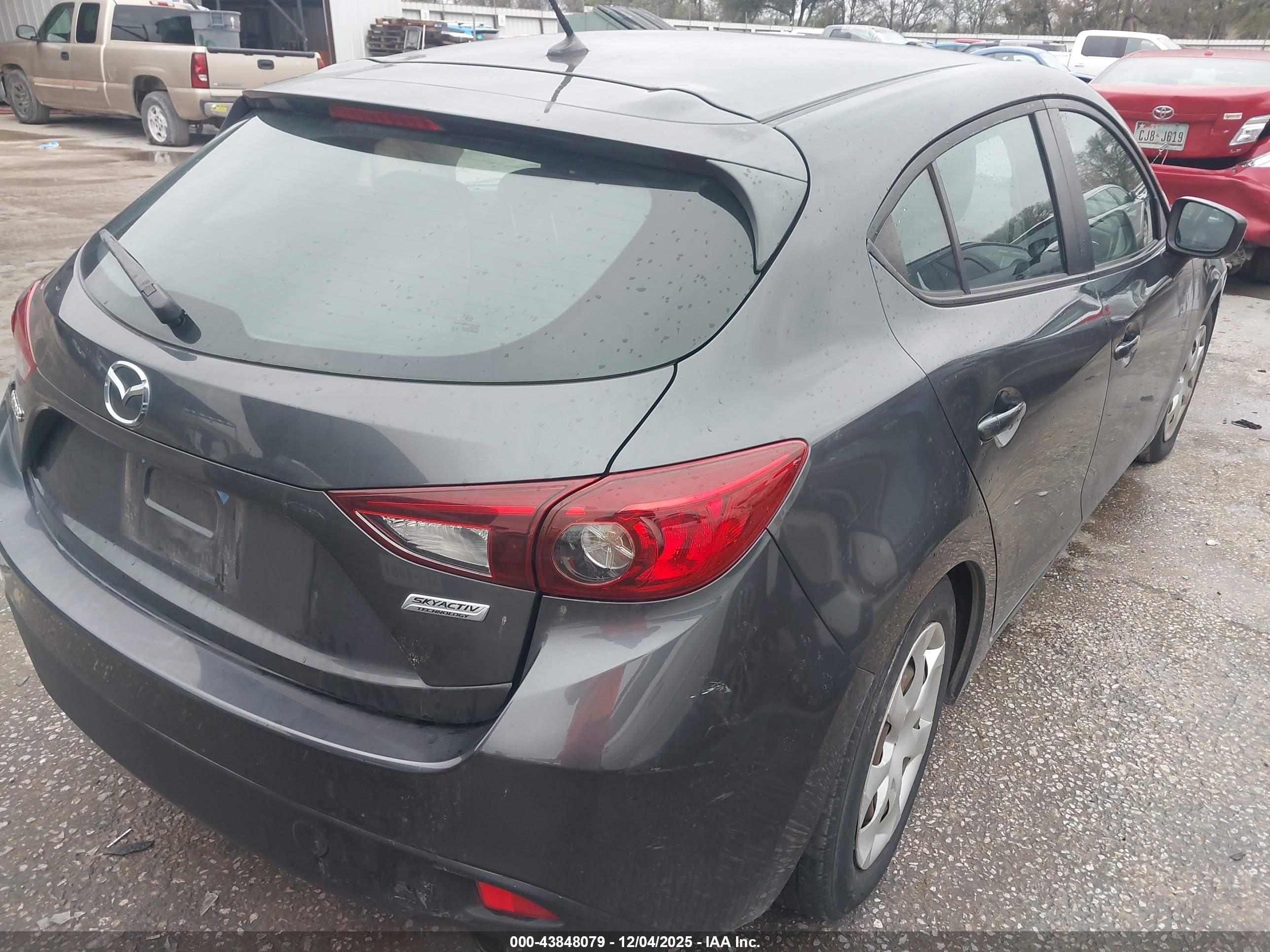 MAZDA MAZDA3 image 4