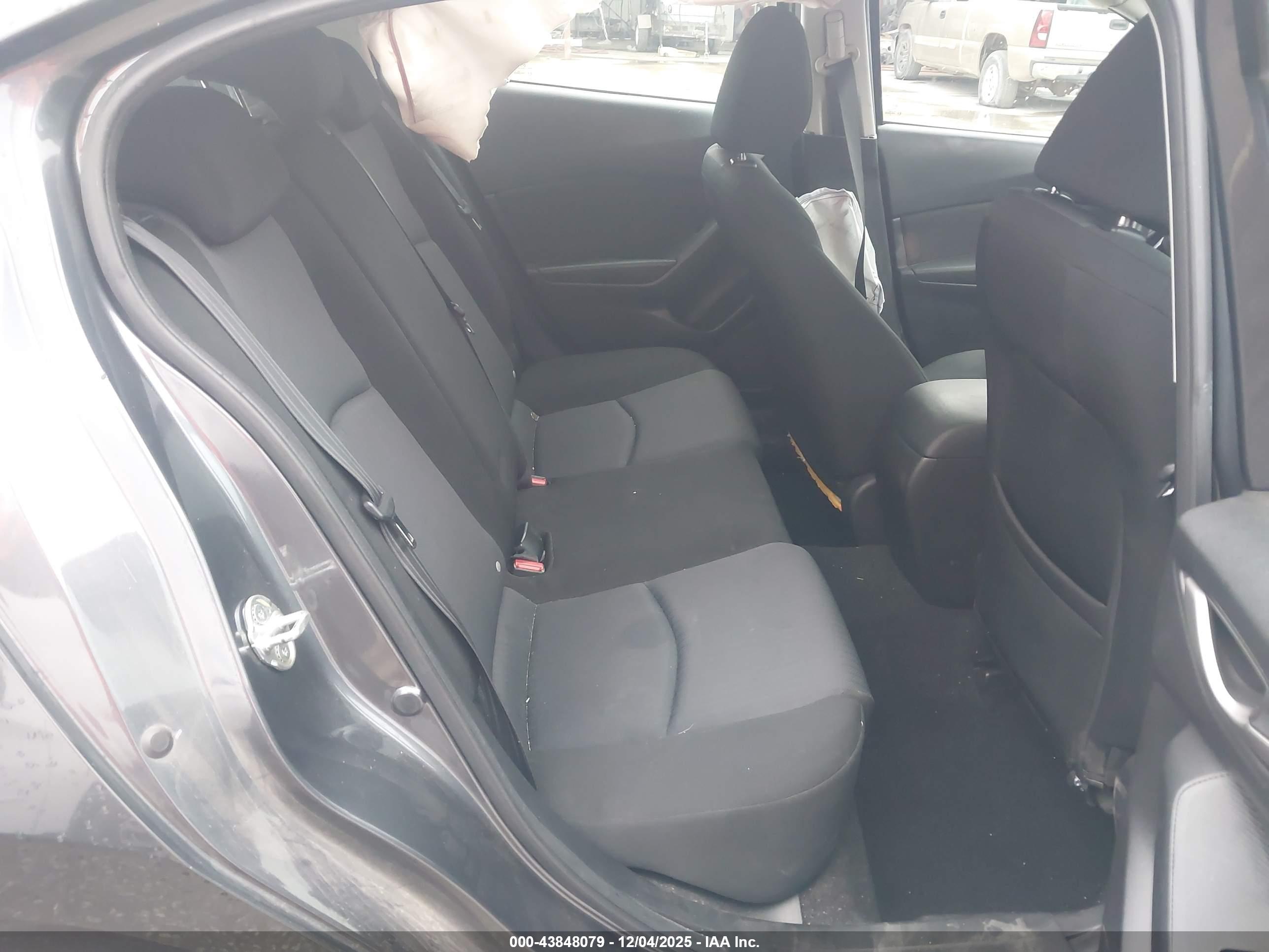 MAZDA MAZDA3 image 8