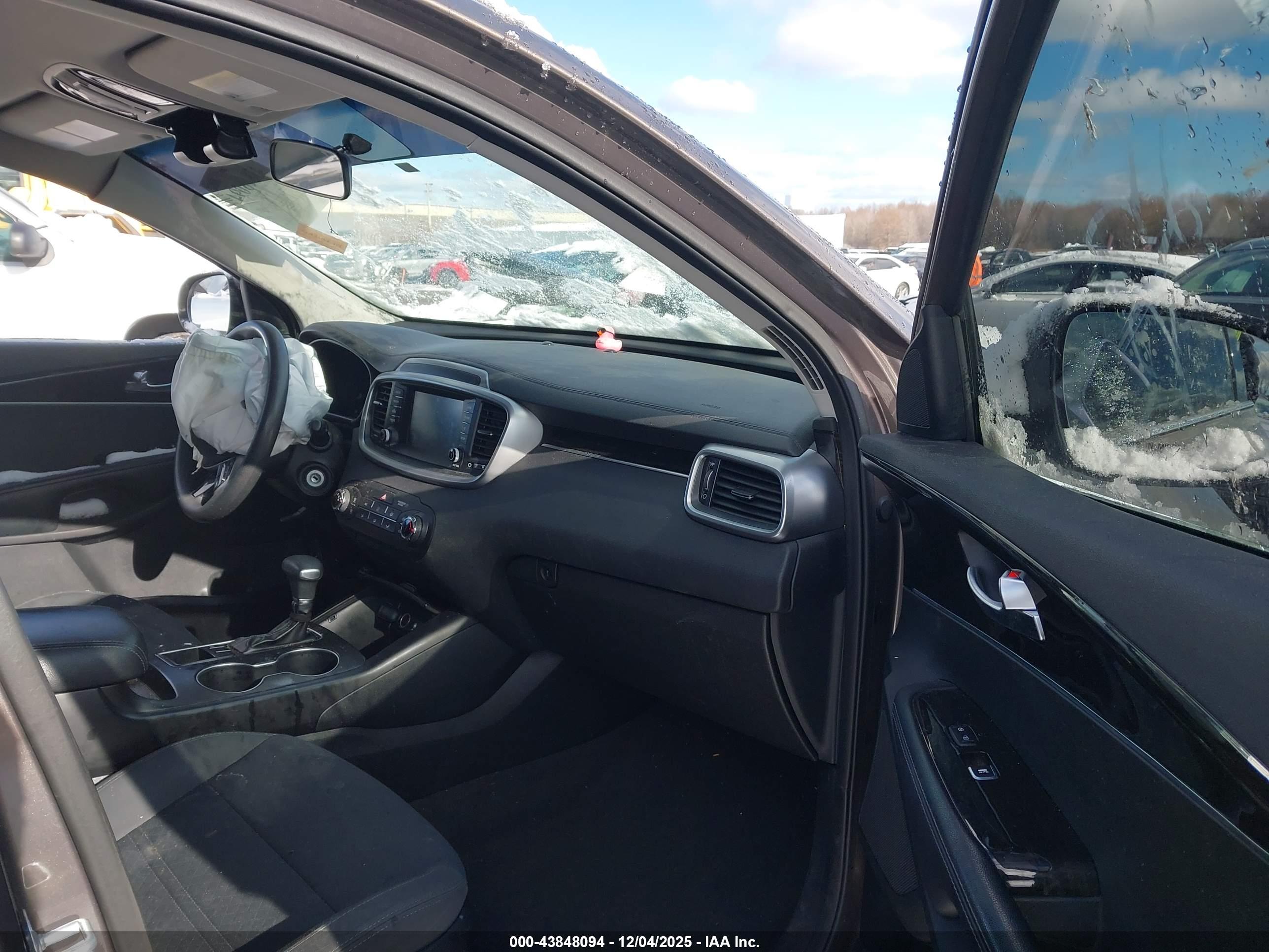 KIA SORENTO image 5
