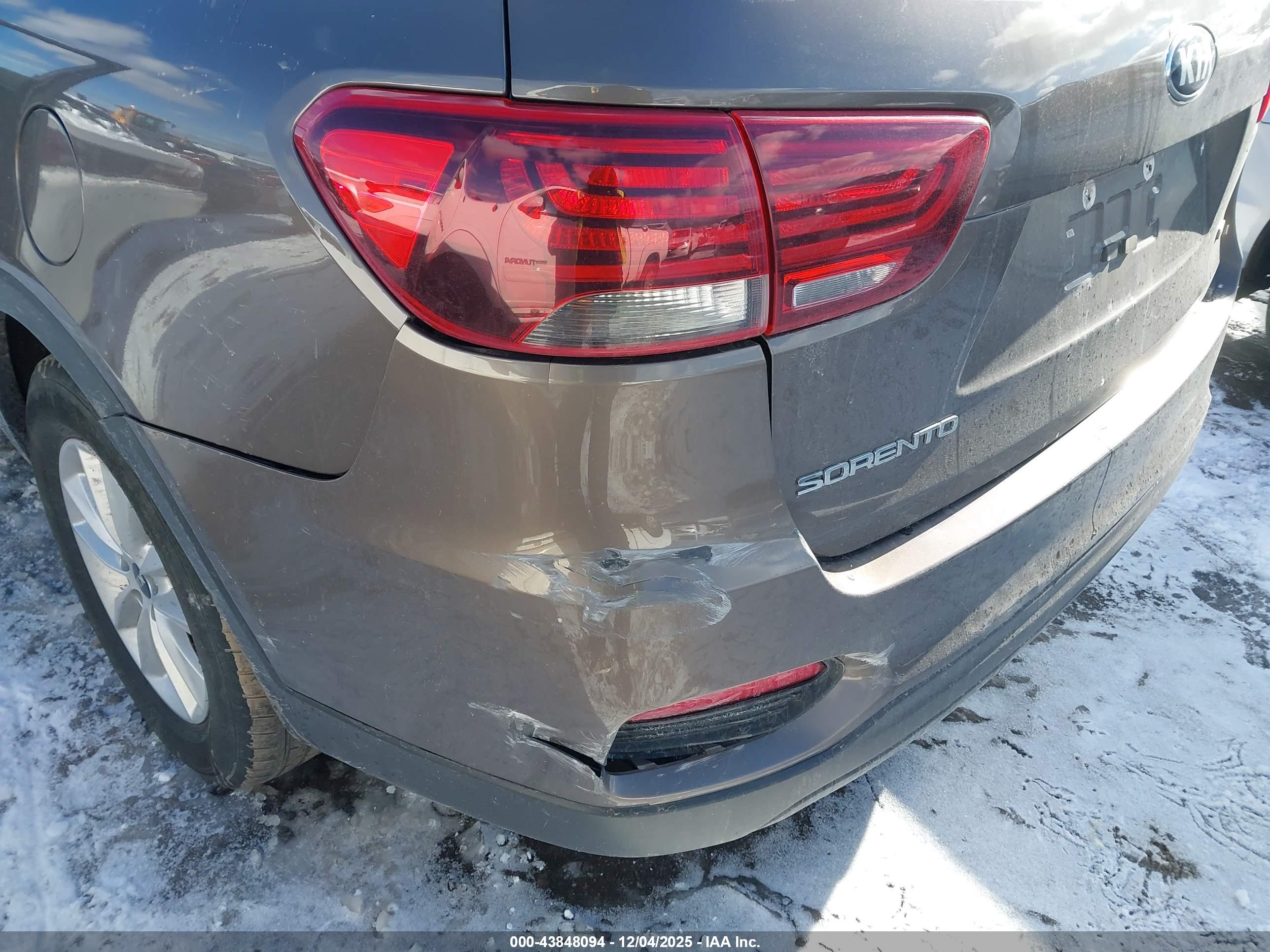 KIA SORENTO image 6