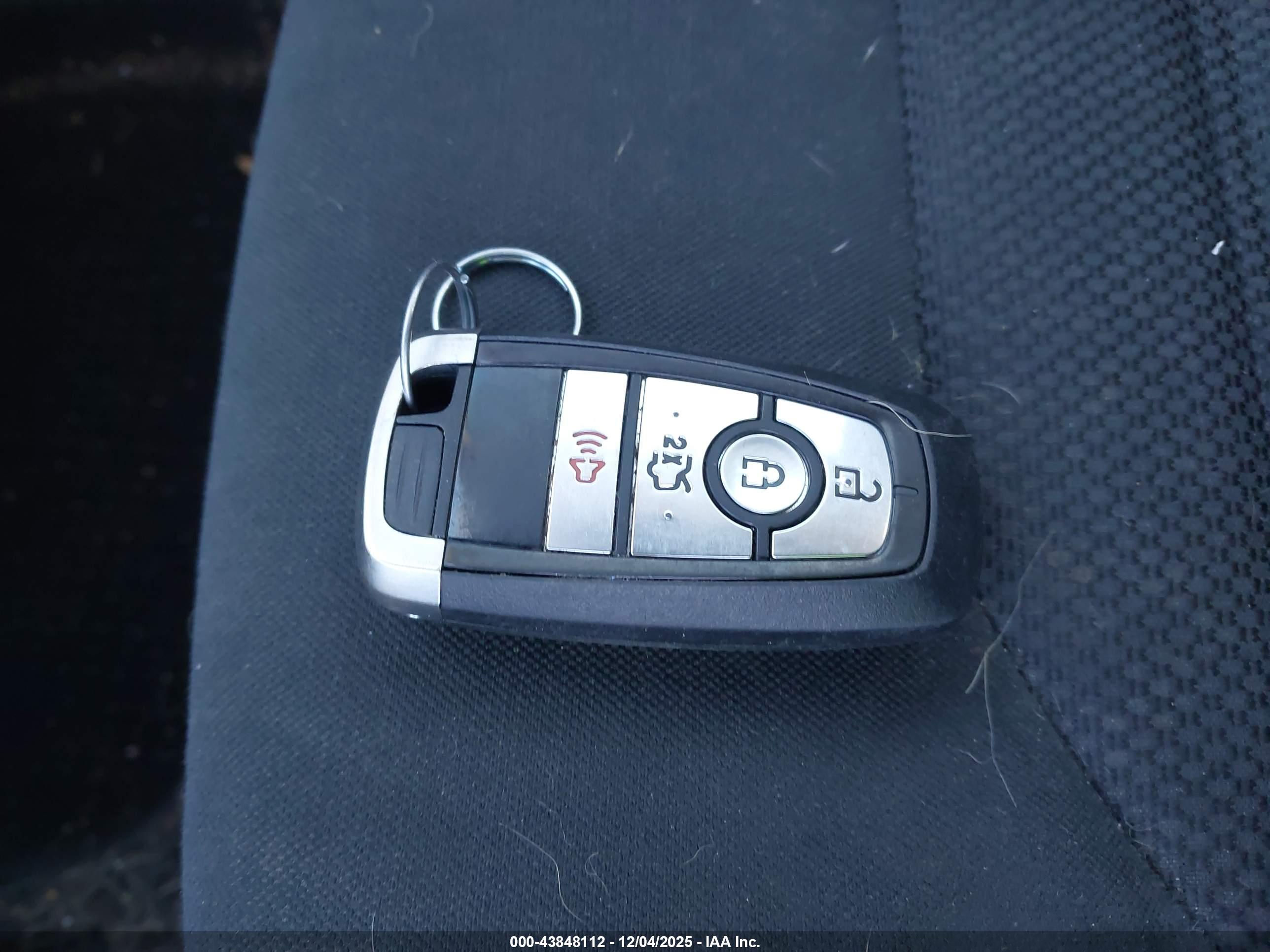 FORD FUSION image 11