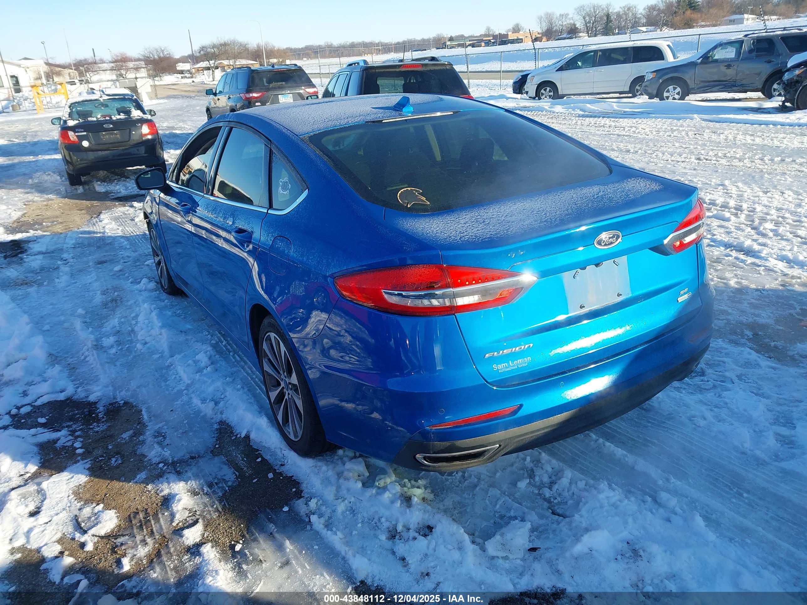 FORD FUSION image 3